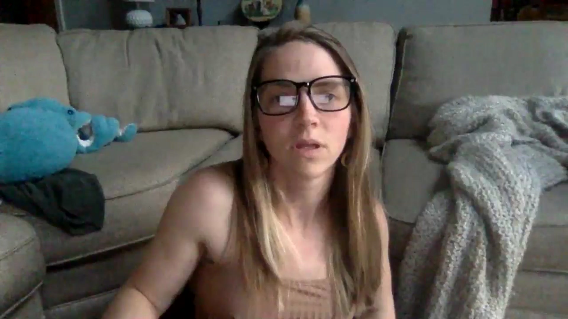 Gallery image thumbnail from GwenieDragon's myfreecams stream on, 05/13/2024, 24:01 image 16 of 20