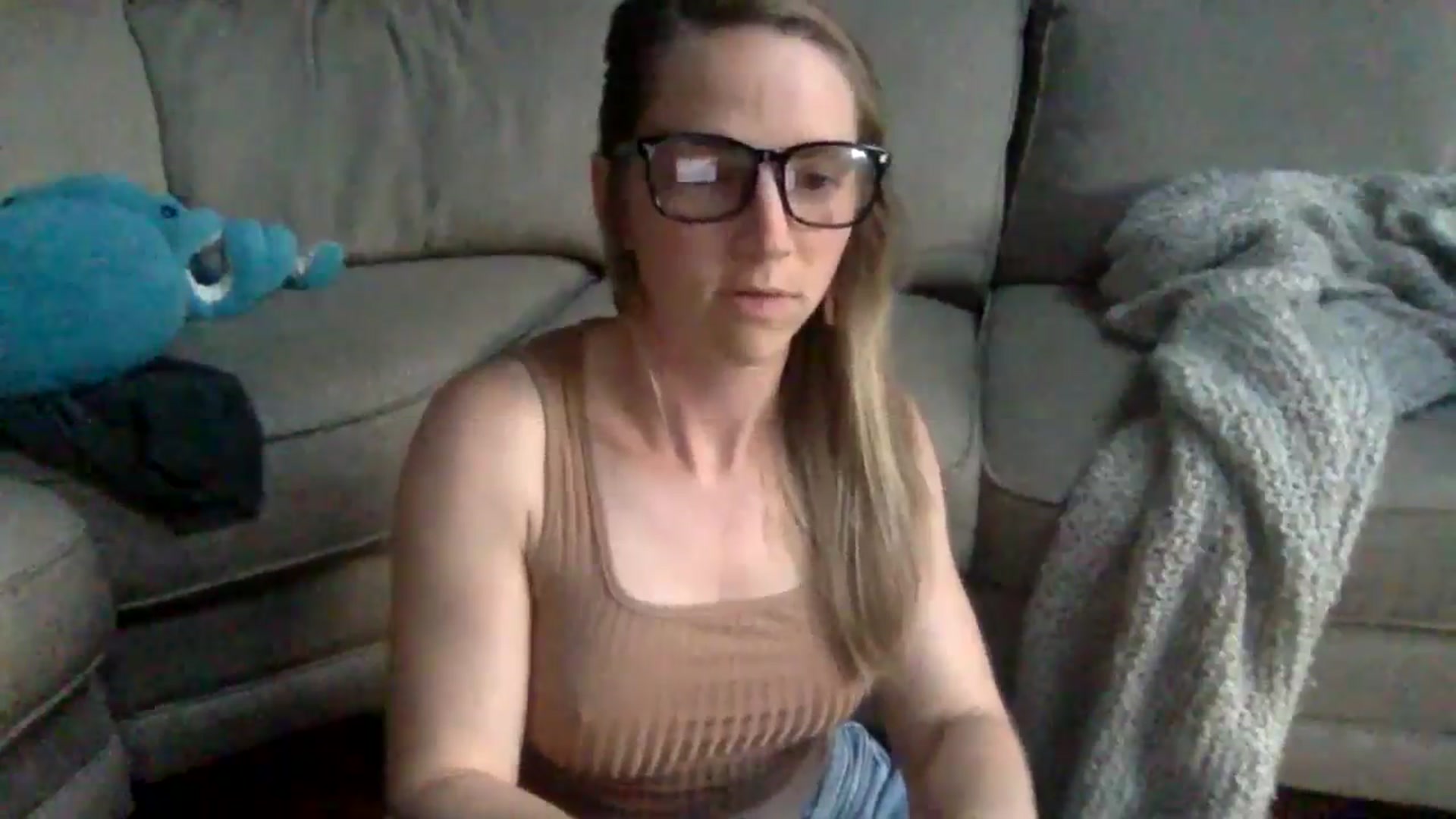 Gallery image thumbnail from GwenieDragon's myfreecams stream on, 05/13/2024, 24:01 image 20 of 20