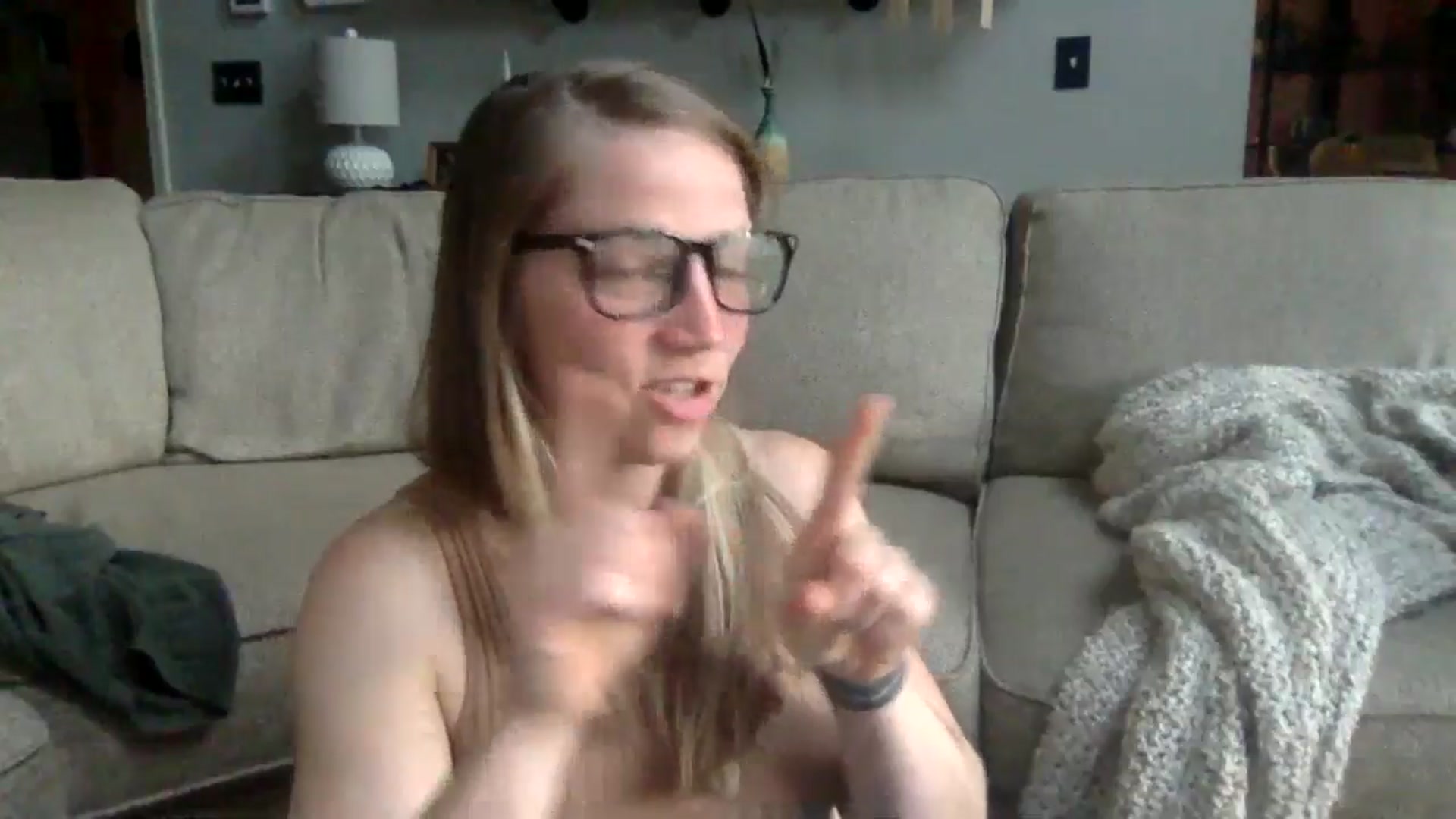 Gallery image thumbnail from GwenieDragon's myfreecams stream on, 05/13/2024, 24:01 image 4 of 20