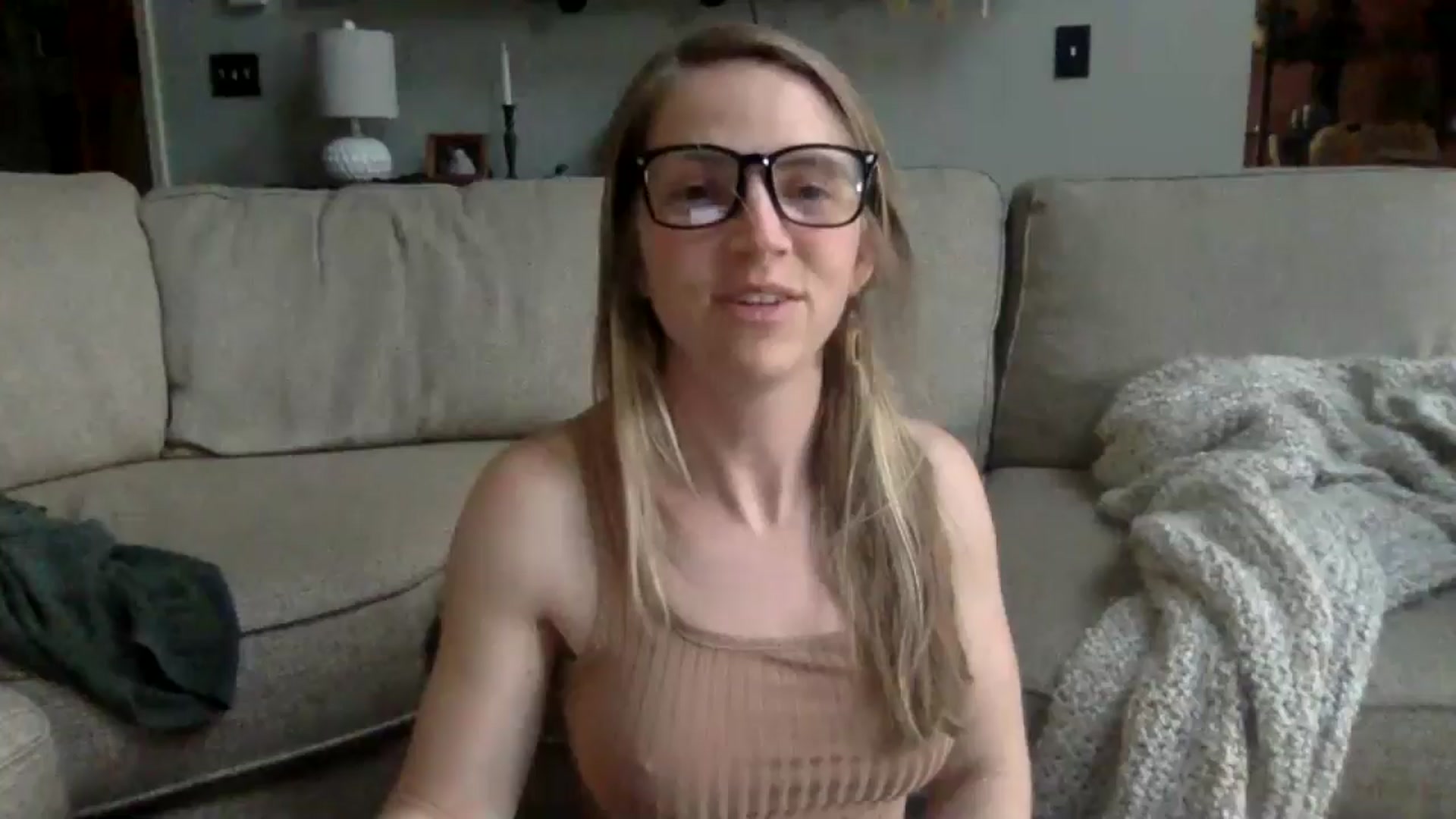 Gallery image thumbnail from GwenieDragon's myfreecams stream on, 05/13/2024, 24:01 image 1 of 20