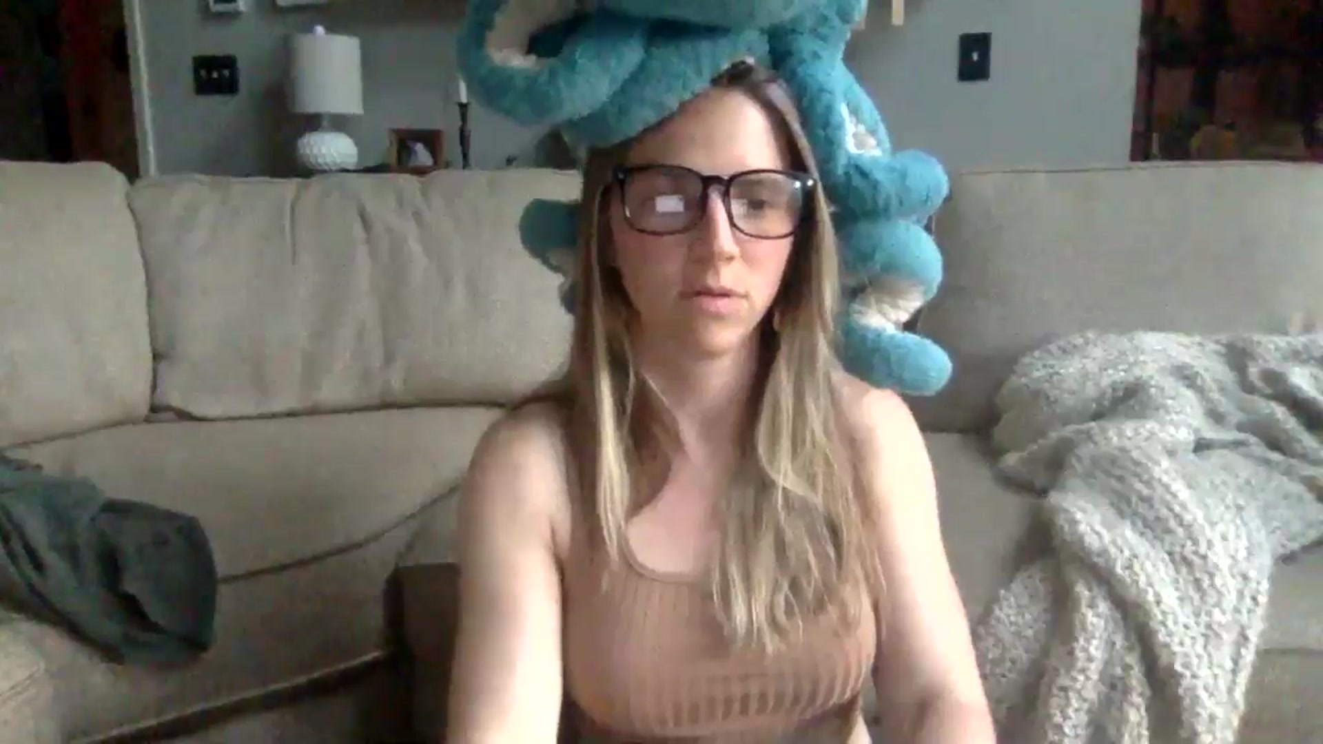 Gallery image thumbnail from GwenieDragon's myfreecams stream on, 05/13/2024, 24:01 image 9 of 20