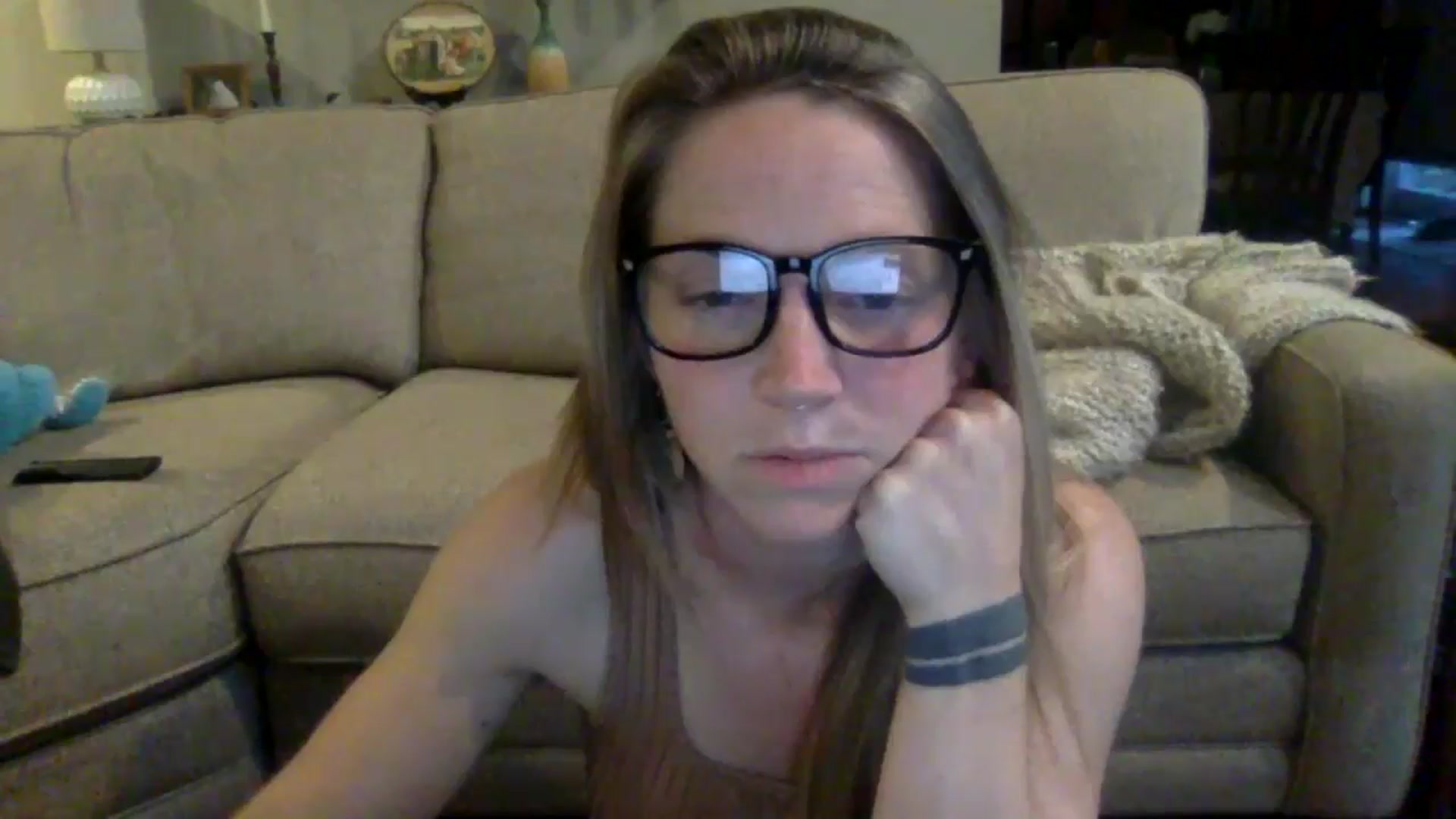 Gallery image thumbnail from GwenieDragon's myfreecams stream on, 05/13/2024, 24:32 image 16 of 20