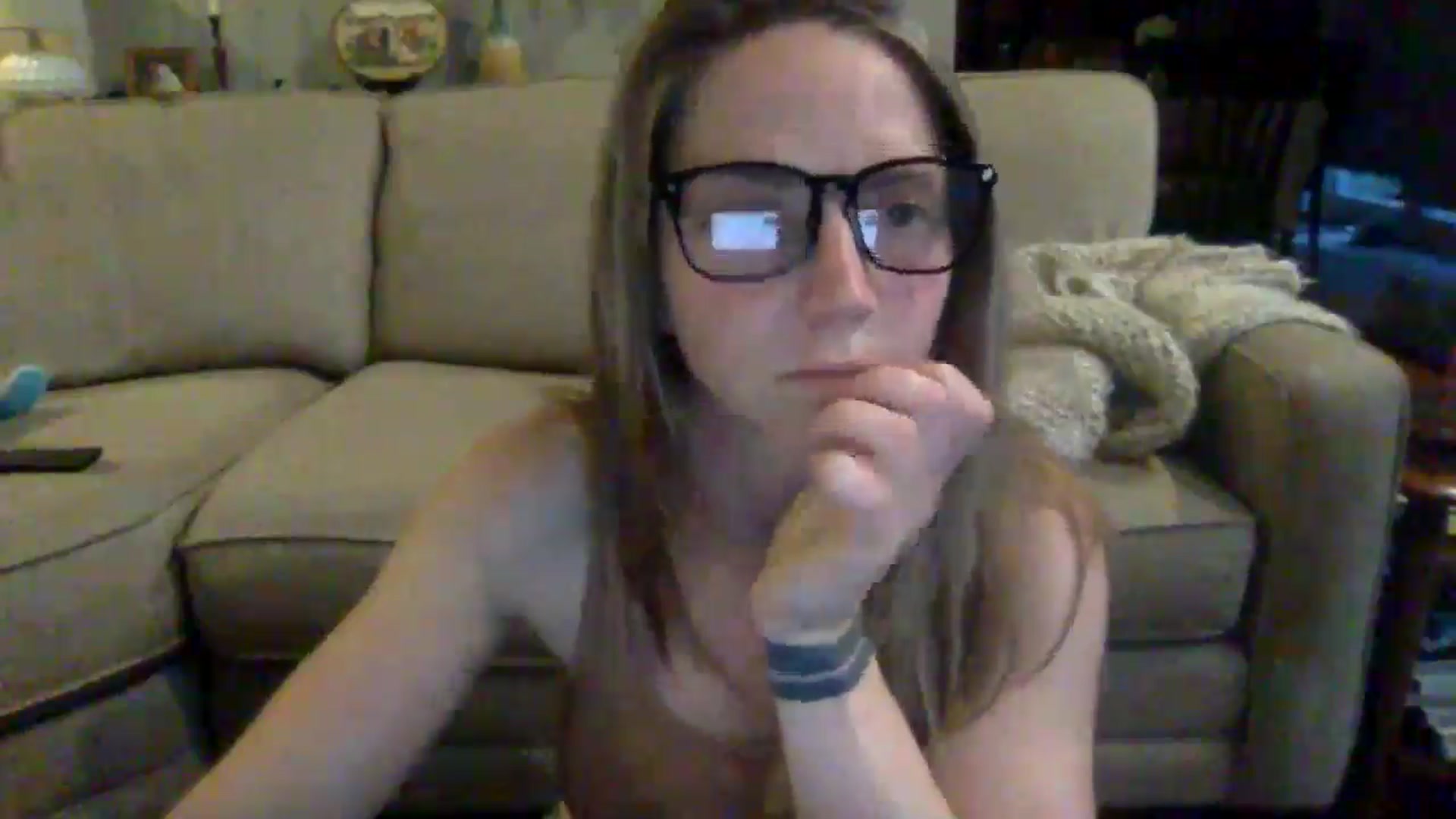 Gallery image thumbnail from GwenieDragon's myfreecams stream on, 05/13/2024, 24:32 image 17 of 20
