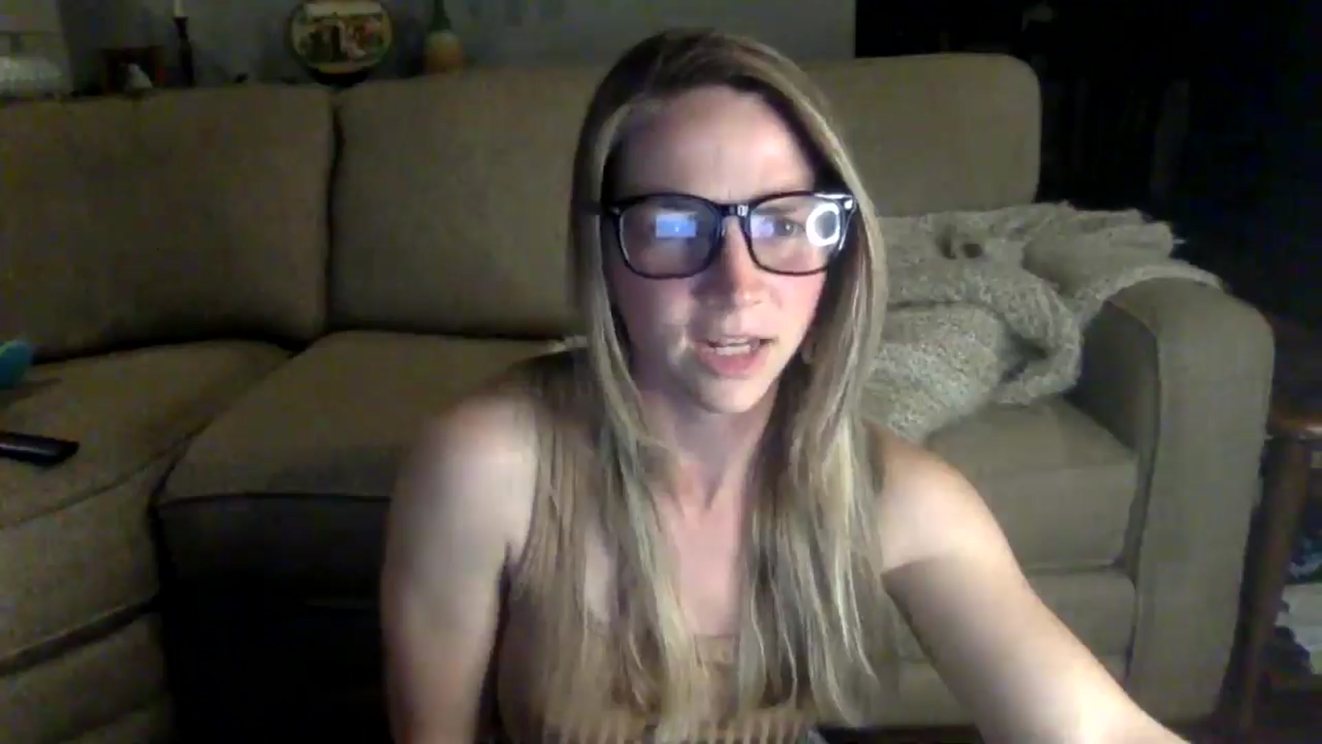 Gallery image thumbnail from GwenieDragon's myfreecams stream on, 05/13/2024, 01:04 image 11 of 20