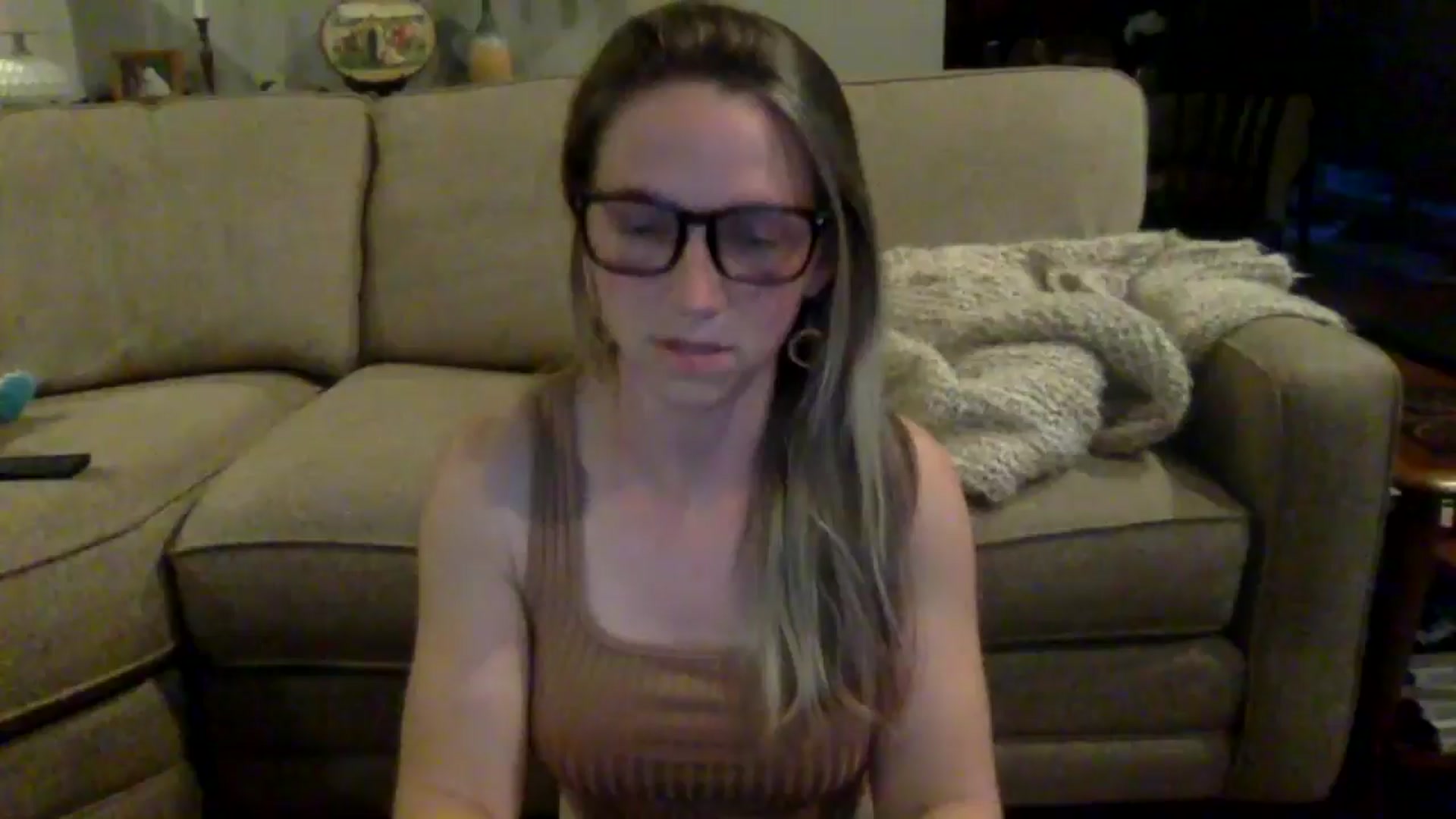 Gallery image thumbnail from GwenieDragon's myfreecams stream on, 05/13/2024, 01:04 image 4 of 20