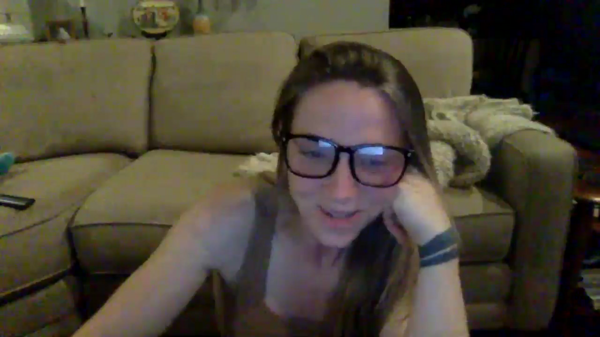 Gallery image thumbnail from GwenieDragon's myfreecams stream on, 05/13/2024, 01:04 image 6 of 20