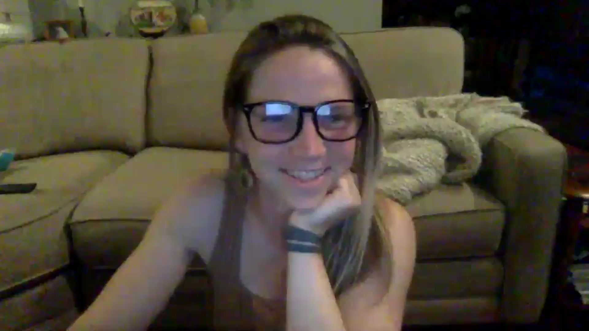 Gallery image thumbnail from GwenieDragon's myfreecams stream on, 05/13/2024, 01:04 image 5 of 20