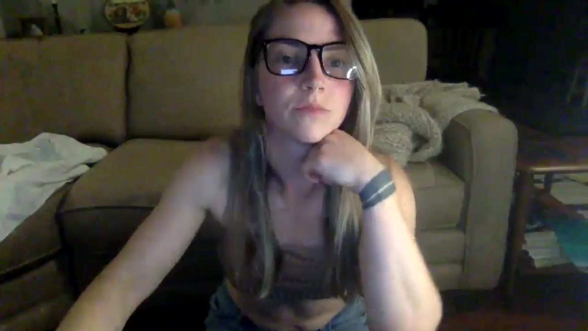 Gallery image thumbnail from GwenieDragon's myfreecams stream on, 05/13/2024, 01:04 image 19 of 20