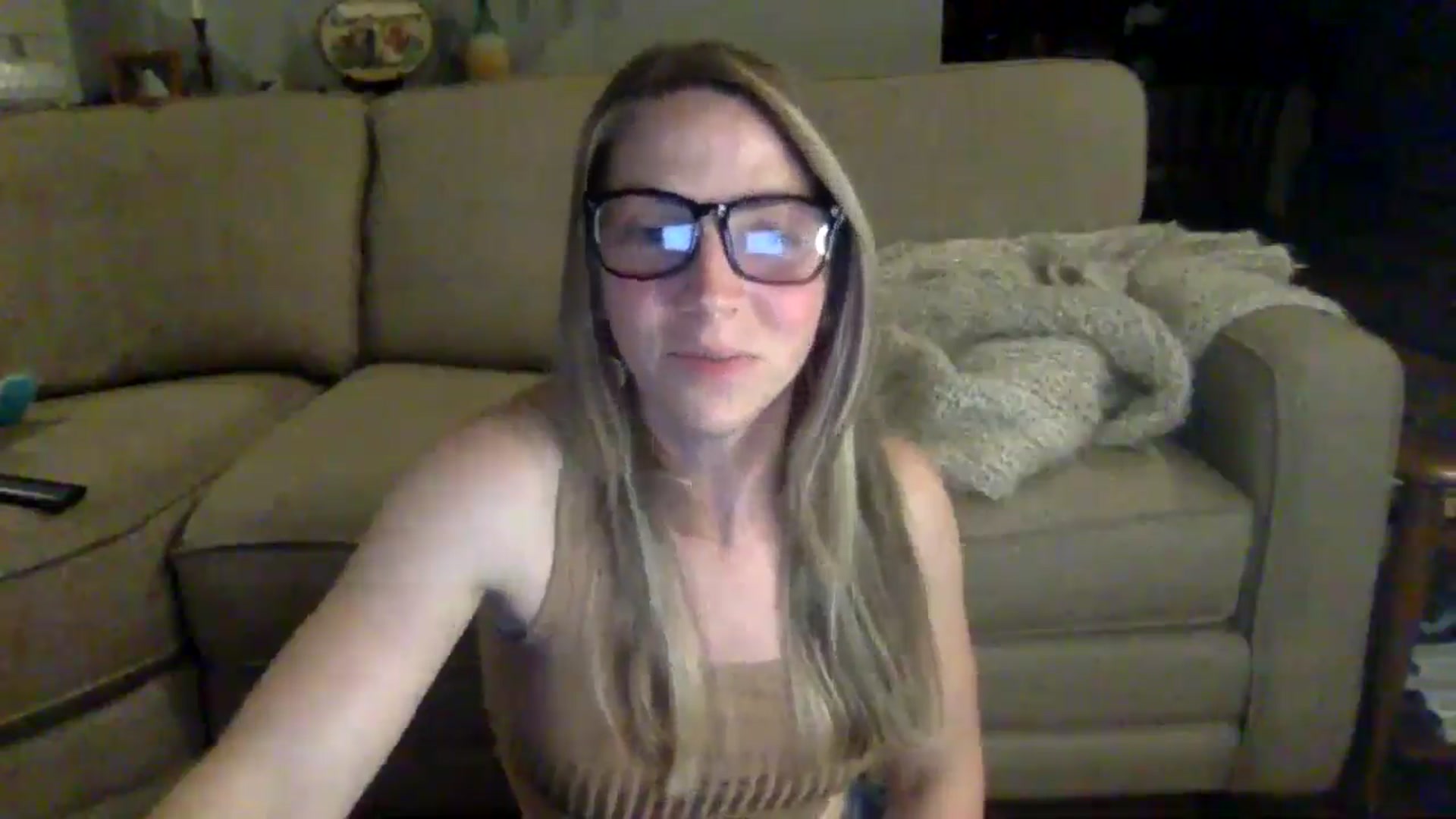 Gallery image thumbnail from GwenieDragon's myfreecams stream on, 05/13/2024, 01:04 image 13 of 20