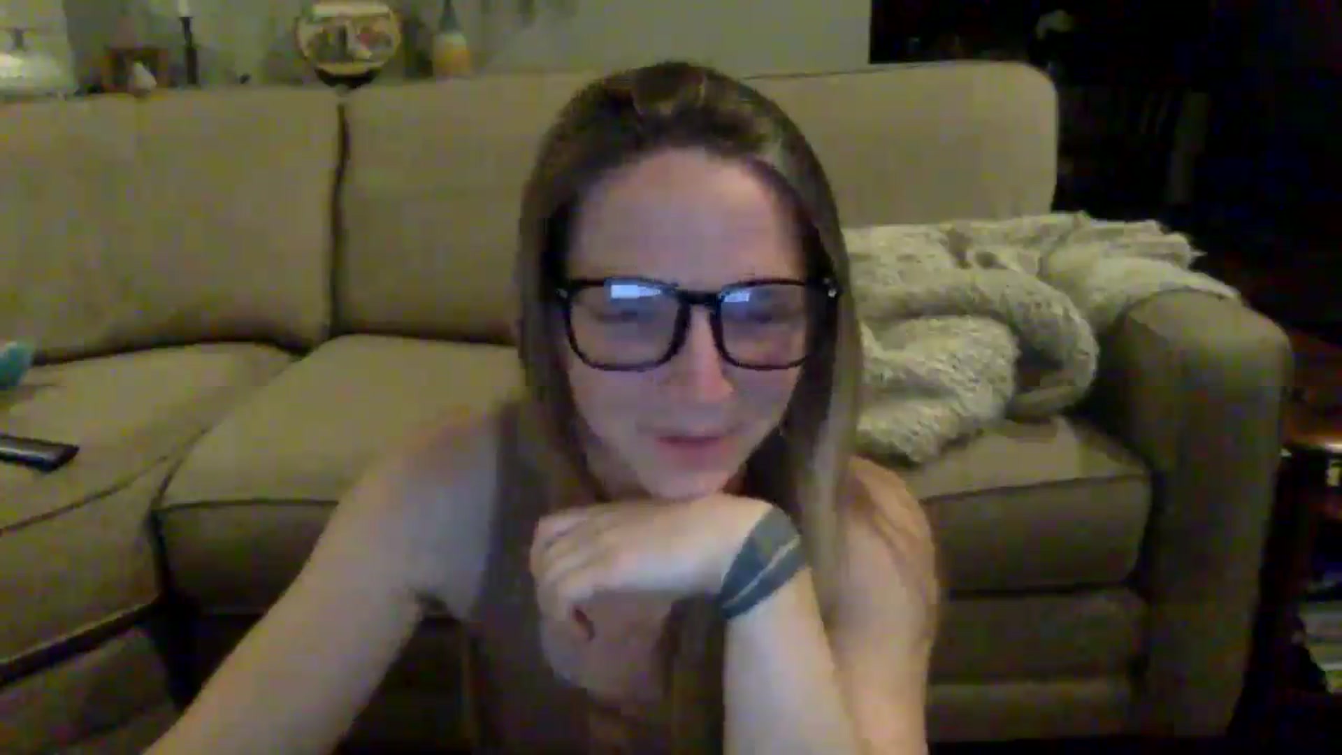 Gallery image thumbnail from GwenieDragon's myfreecams stream on, 05/13/2024, 01:04 image 8 of 20