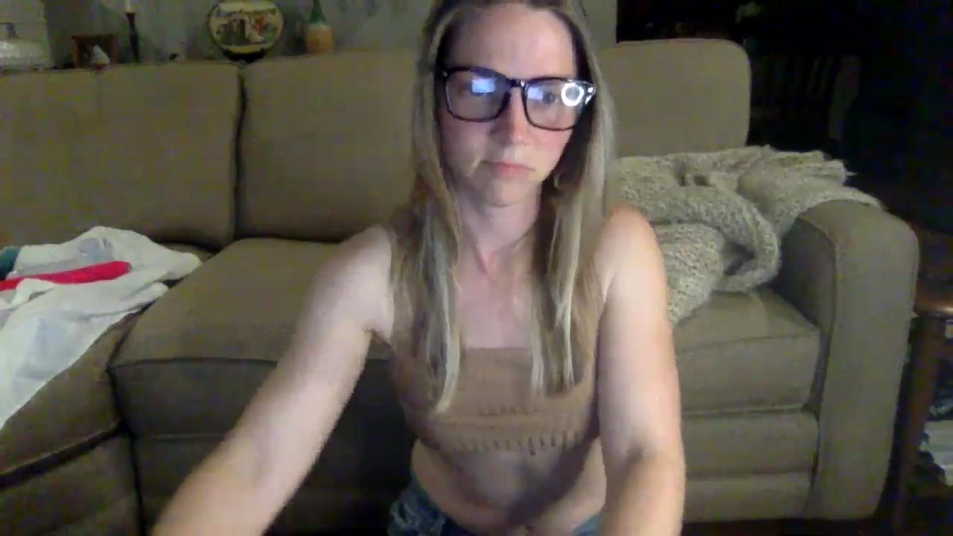 Gallery image thumbnail from GwenieDragon's myfreecams stream on, 05/13/2024, 01:04 image 18 of 20