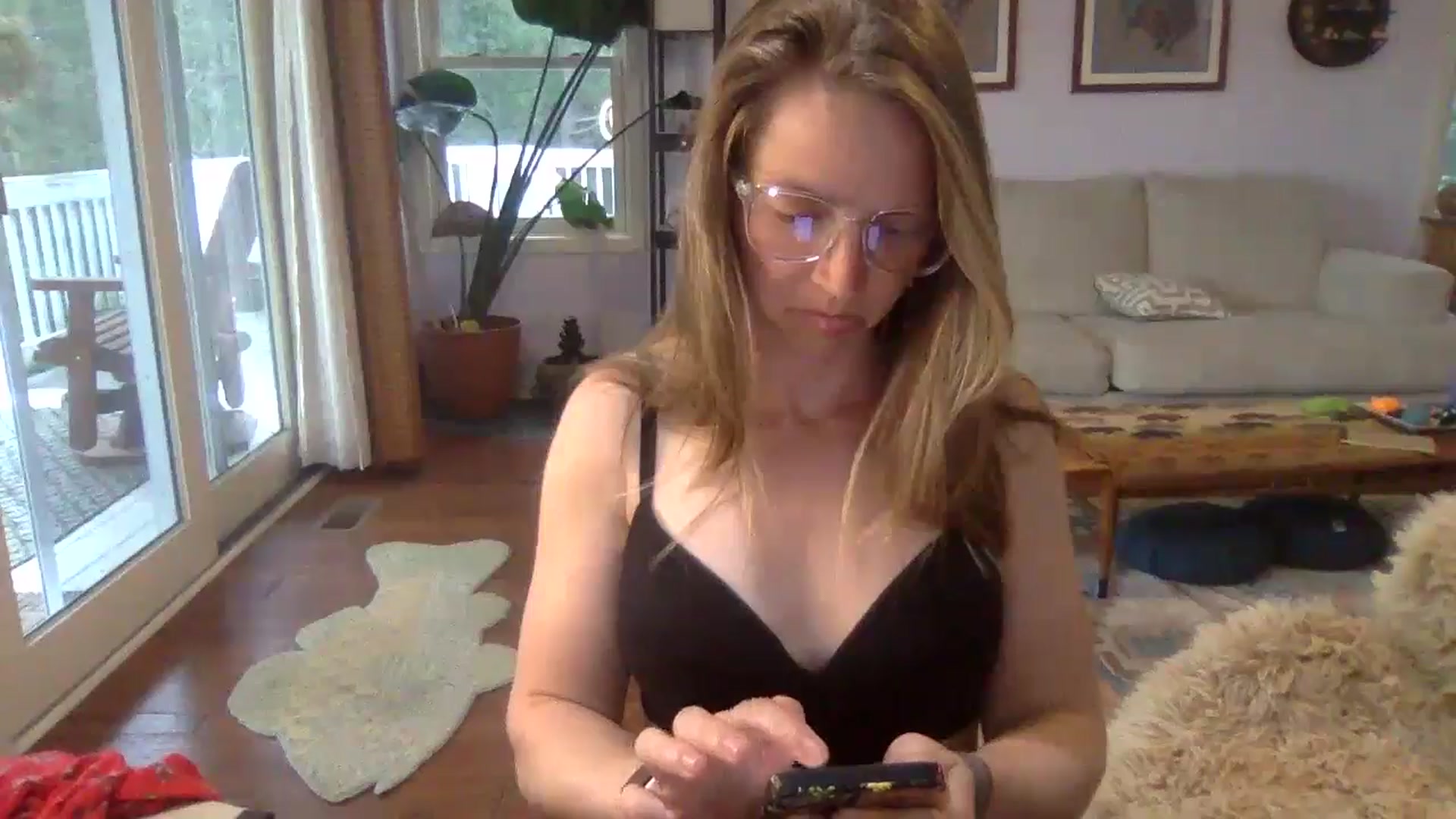 Gallery image thumbnail from GwenieDragon's myfreecams stream on, 05/15/2024, 20:18 image 9 of 20