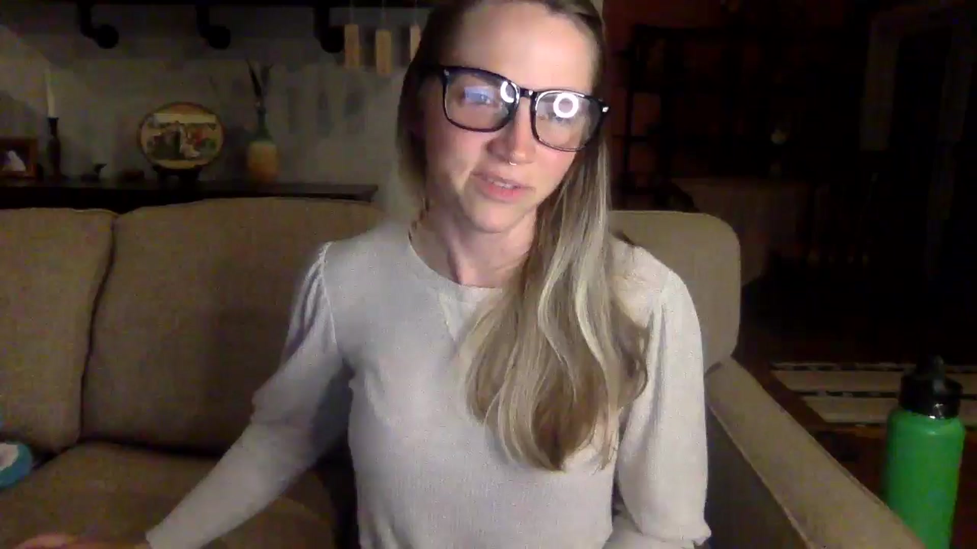 Gallery image thumbnail from GwenieDragon's myfreecams stream on, 05/19/2024, 02:19 image 1 of 20