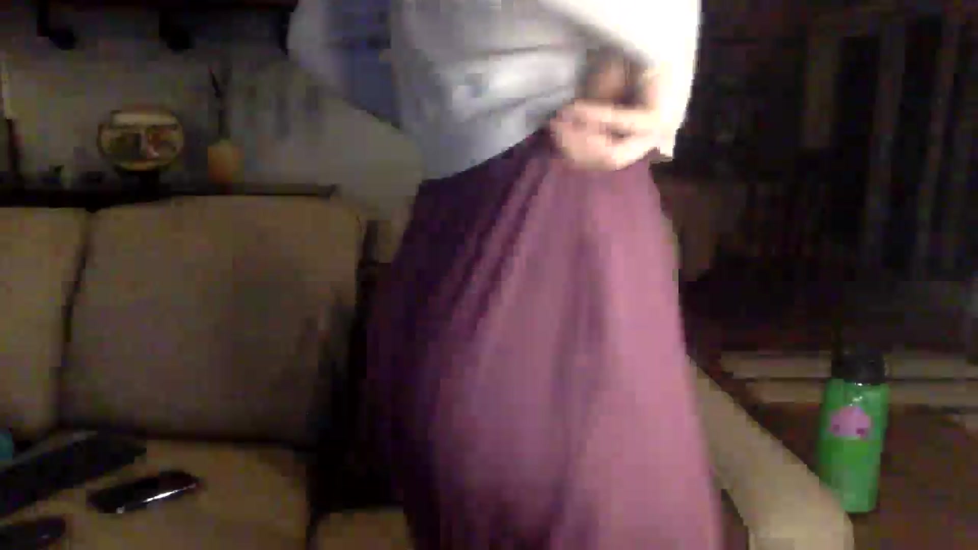 Gallery image thumbnail from GwenieDragon's myfreecams stream on, 05/19/2024, 02:19 image 6 of 20