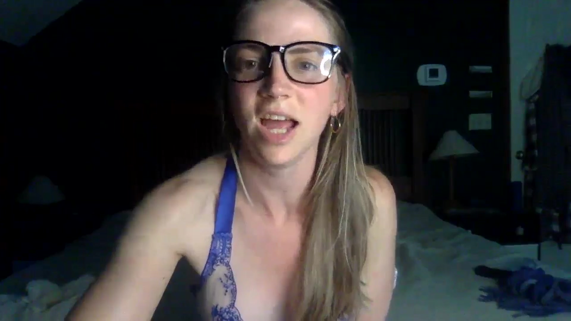 Gallery image thumbnail from GwenieDragon's myfreecams stream on, 05/20/2024, 19:58 image 12 of 20