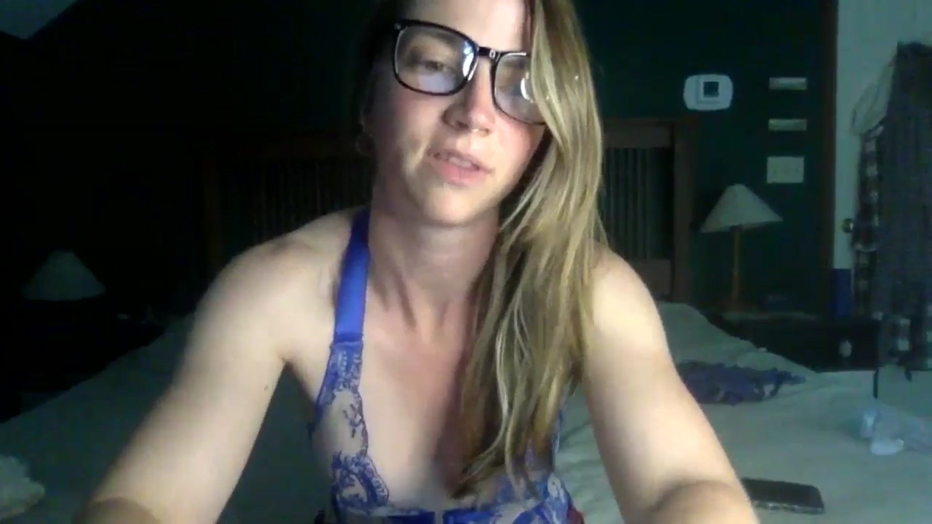 Gallery image thumbnail from GwenieDragon's myfreecams stream on, 05/20/2024, 20:26 image 6 of 20