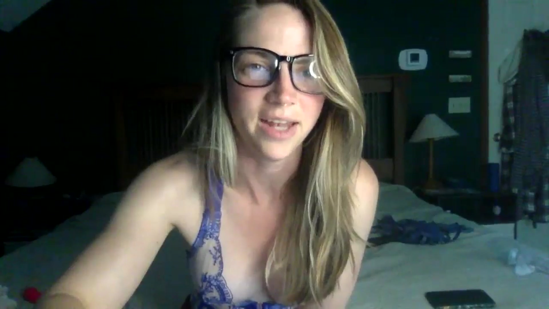 Gallery image thumbnail from GwenieDragon's myfreecams stream on, 05/20/2024, 20:26 image 8 of 20