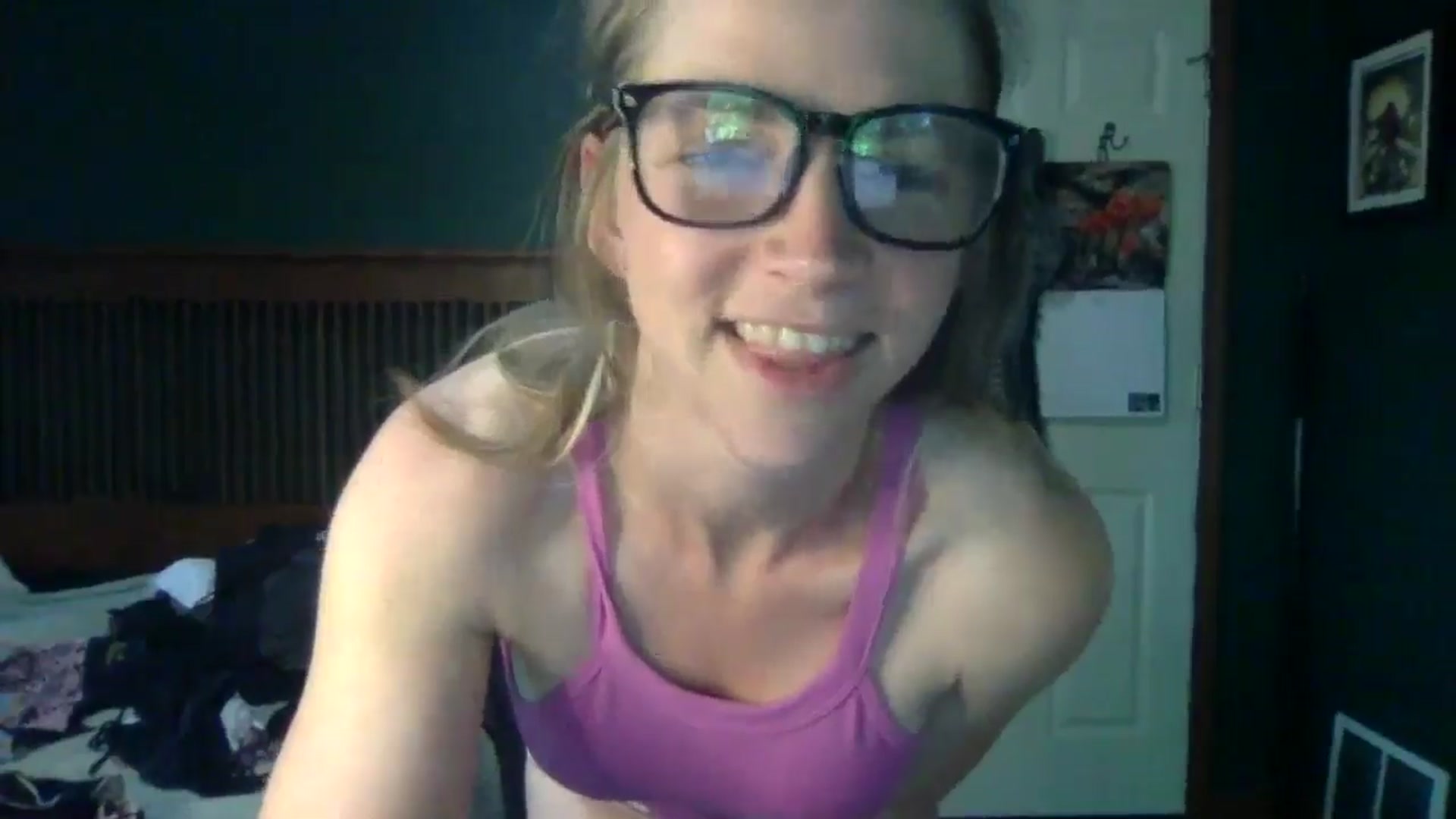 Gallery image thumbnail from GwenieDragon's myfreecams stream on, 05/22/2024, 13:47 image 7 of 20