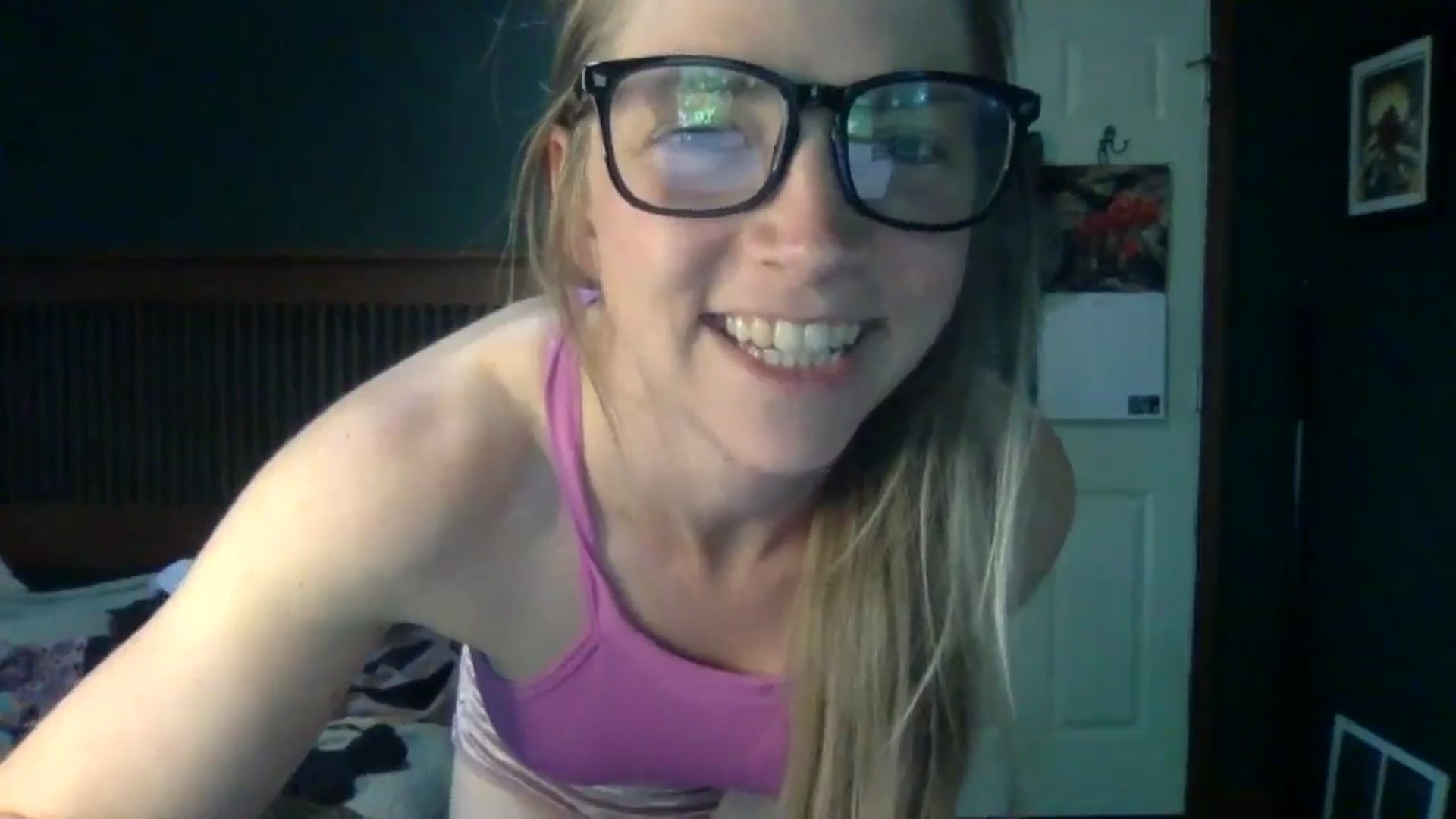 Gallery image thumbnail from GwenieDragon's myfreecams stream on, 05/22/2024, 13:47 image 8 of 20