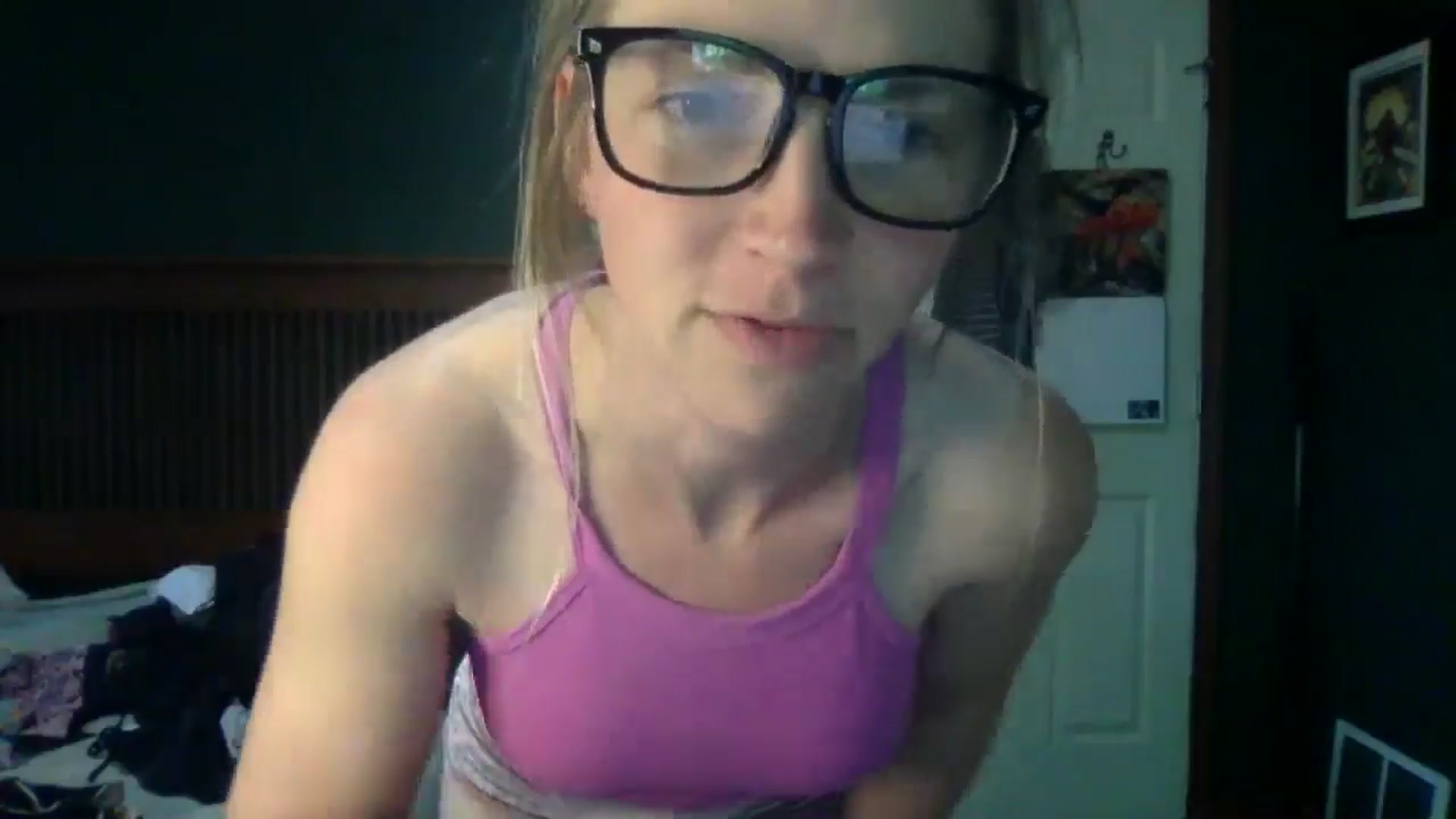 Gallery image thumbnail from GwenieDragon's myfreecams stream on, 05/22/2024, 13:47 image 6 of 20