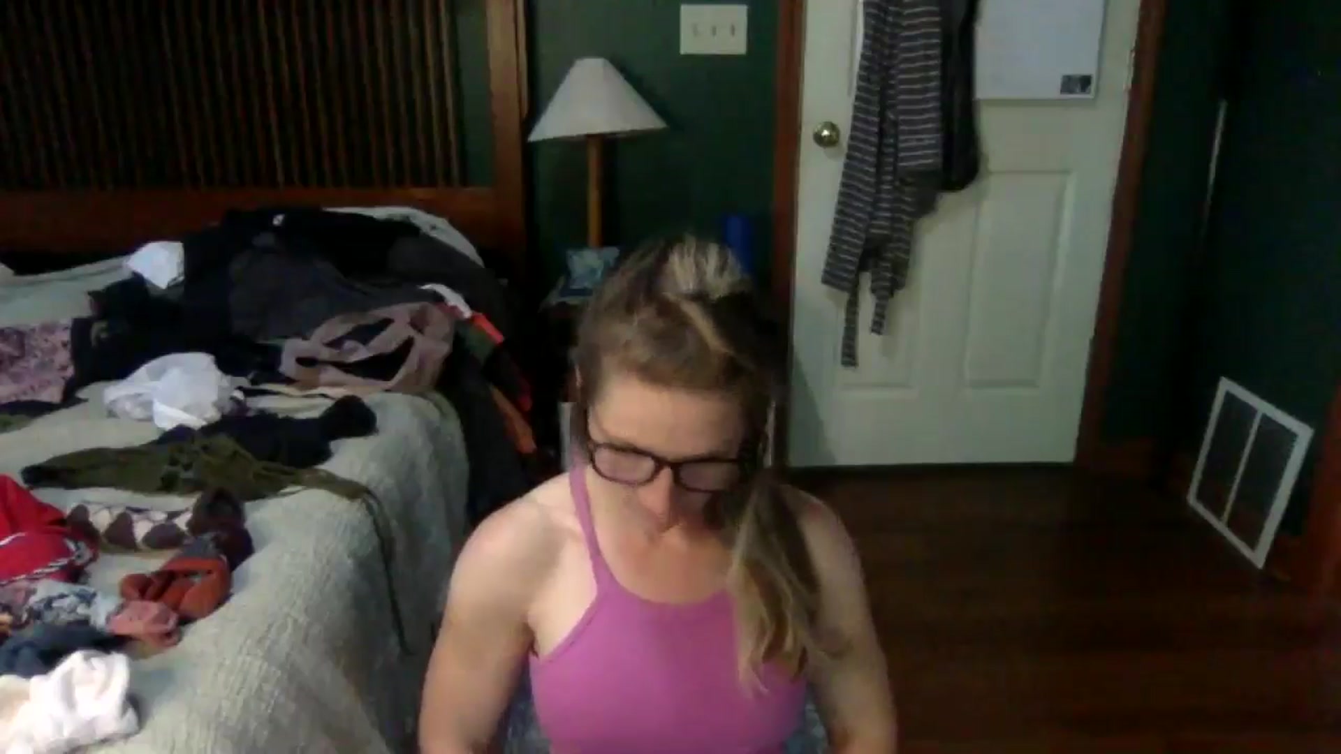 Gallery image thumbnail from GwenieDragon's myfreecams stream on, 05/22/2024, 13:47 image 10 of 20