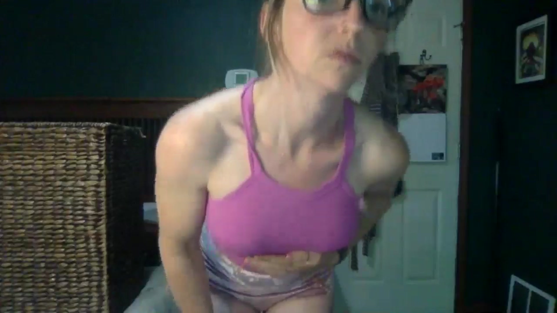 Gallery image thumbnail from GwenieDragon's myfreecams stream on, 05/22/2024, 13:47 image 2 of 20
