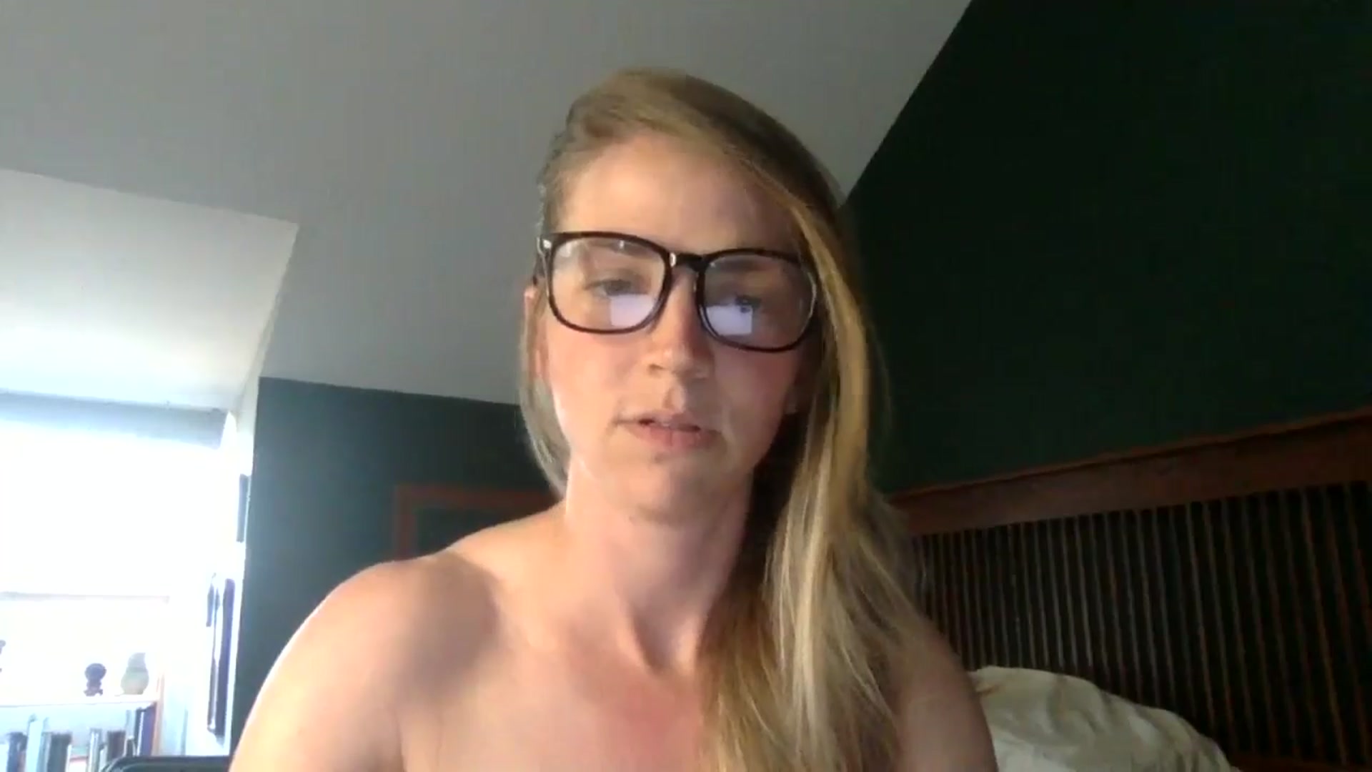 Gallery image thumbnail from GwenieDragon's myfreecams stream on, 05/22/2024, 15:48 image 15 of 20