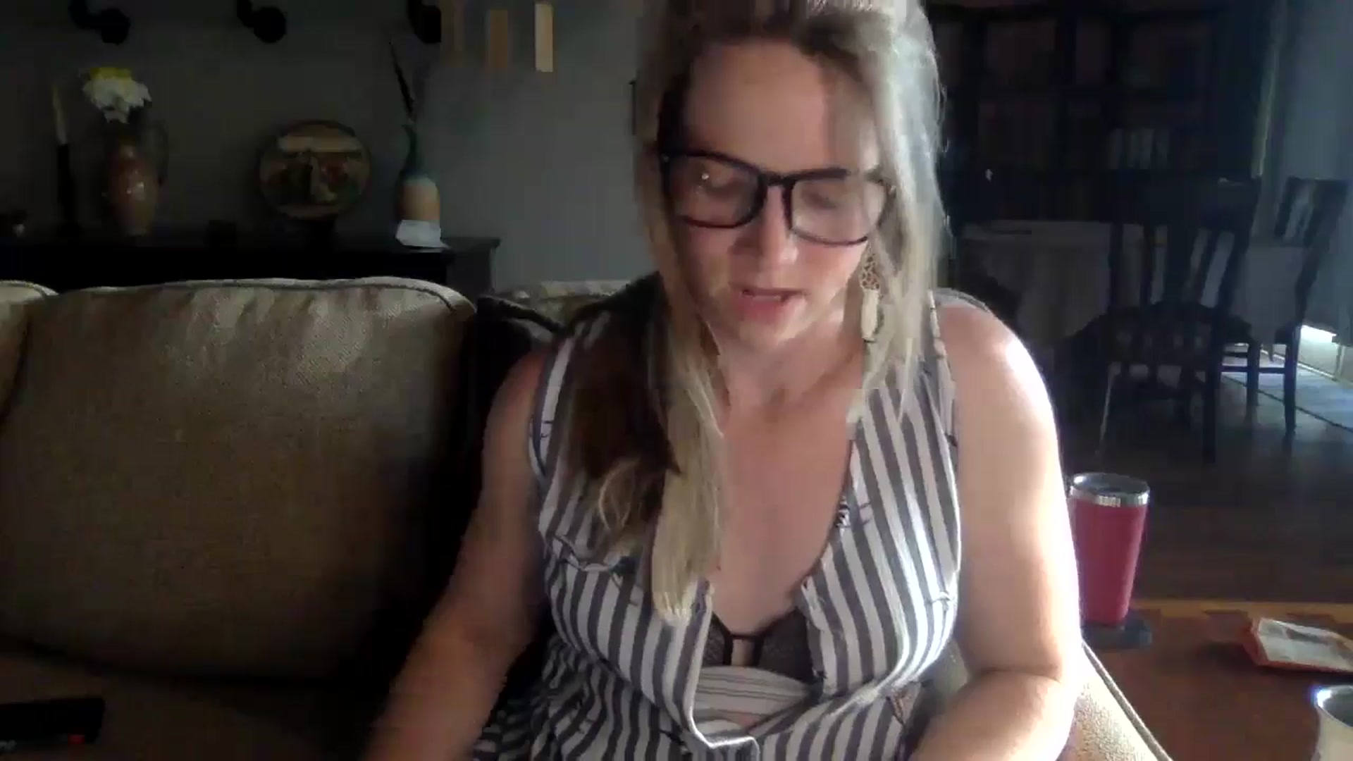 Gallery image thumbnail from GwenieDragon's myfreecams stream on, 05/28/2024, 24:03 image 13 of 20