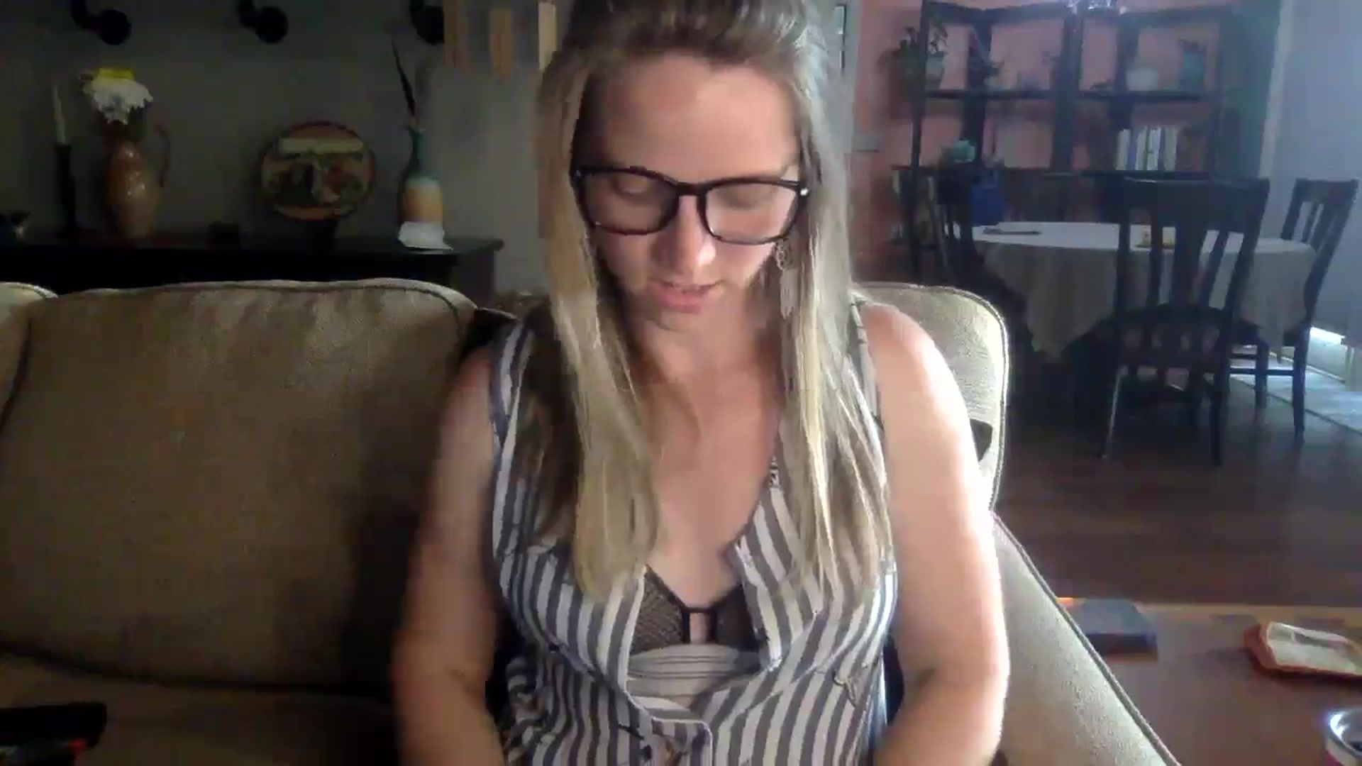 Gallery image thumbnail from GwenieDragon's myfreecams stream on, 05/28/2024, 24:03 image 19 of 20