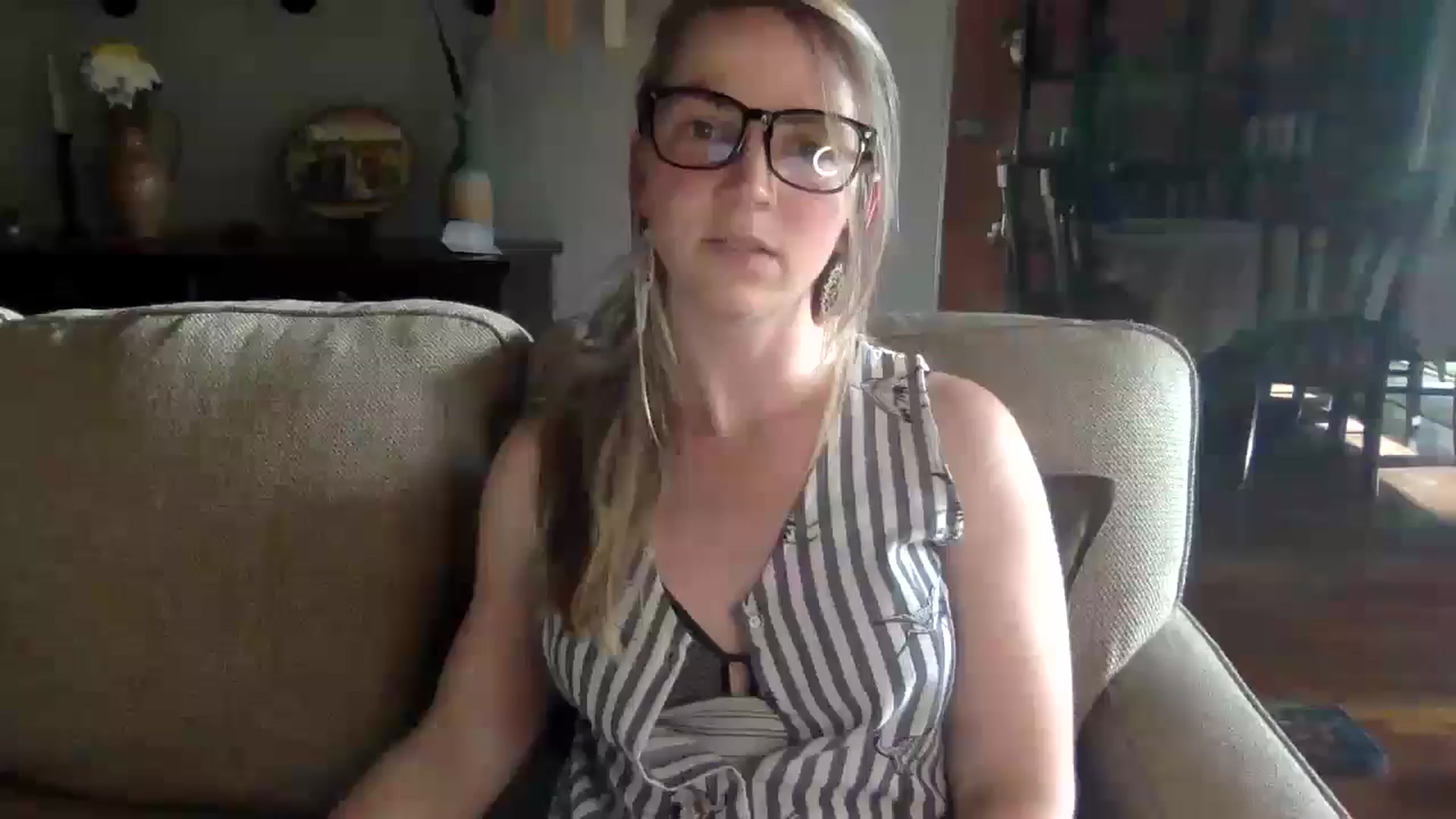 Gallery image thumbnail from GwenieDragon's myfreecams stream on, 05/28/2024, 24:03 image 4 of 20