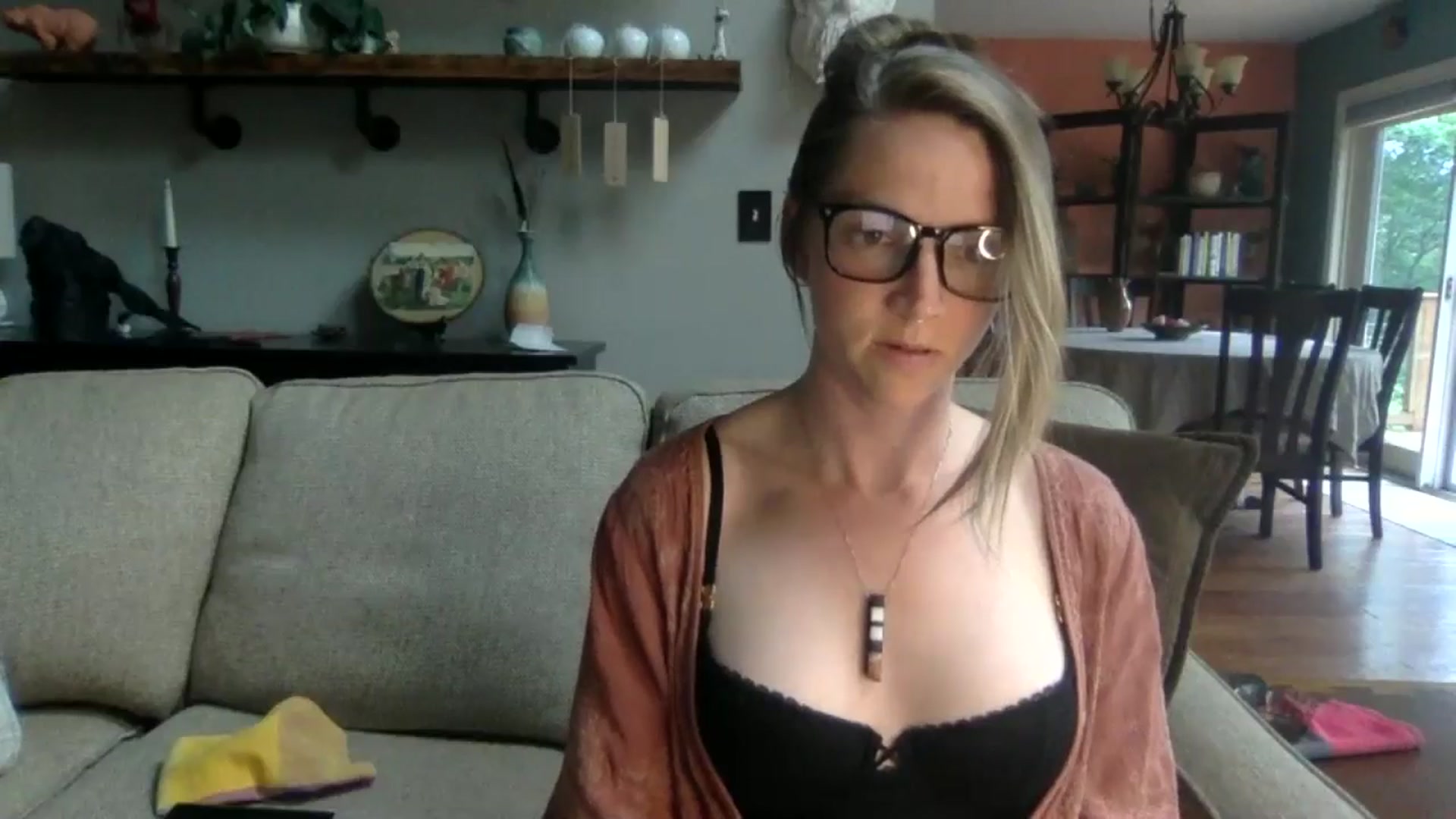 Gallery image thumbnail from GwennieDragon's myfreecams stream on, 06/01/2024, 23:30 image 5 of 20