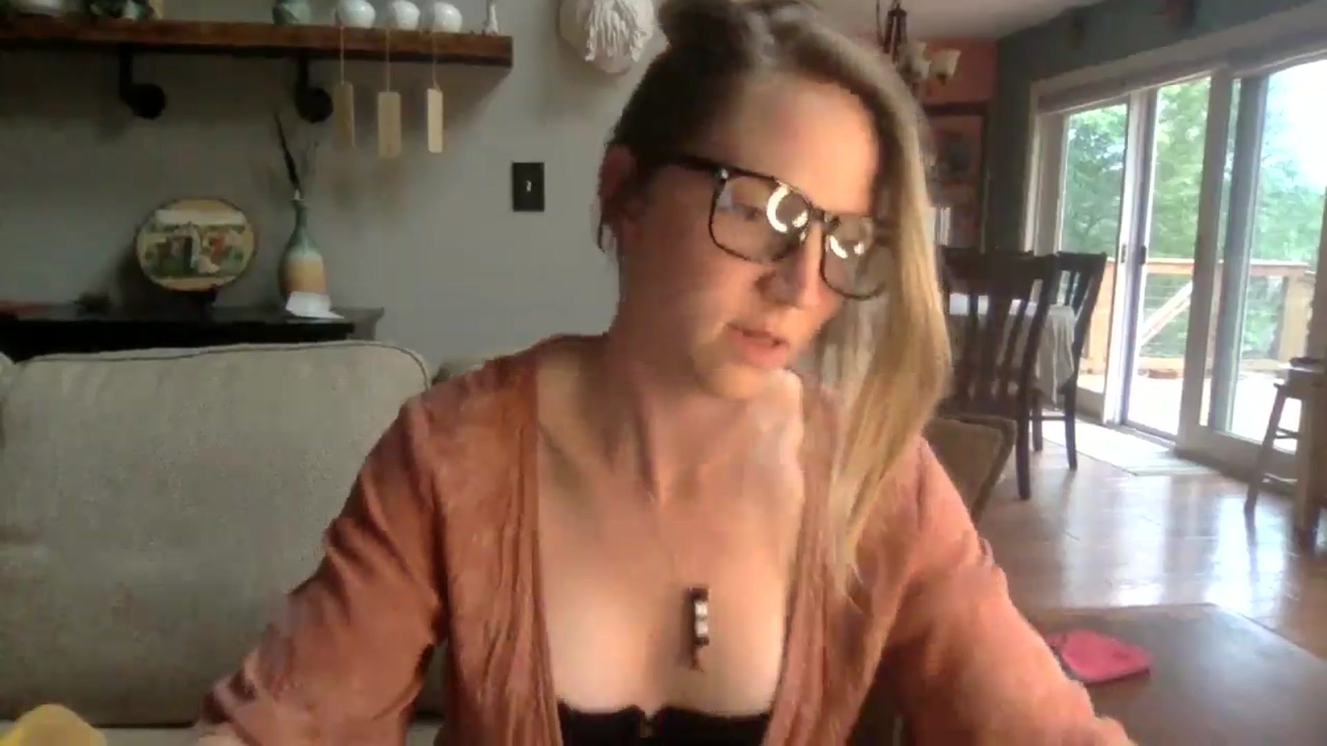 Gallery image thumbnail from GwennieDragon's myfreecams stream on, 06/01/2024, 23:30 image 8 of 20