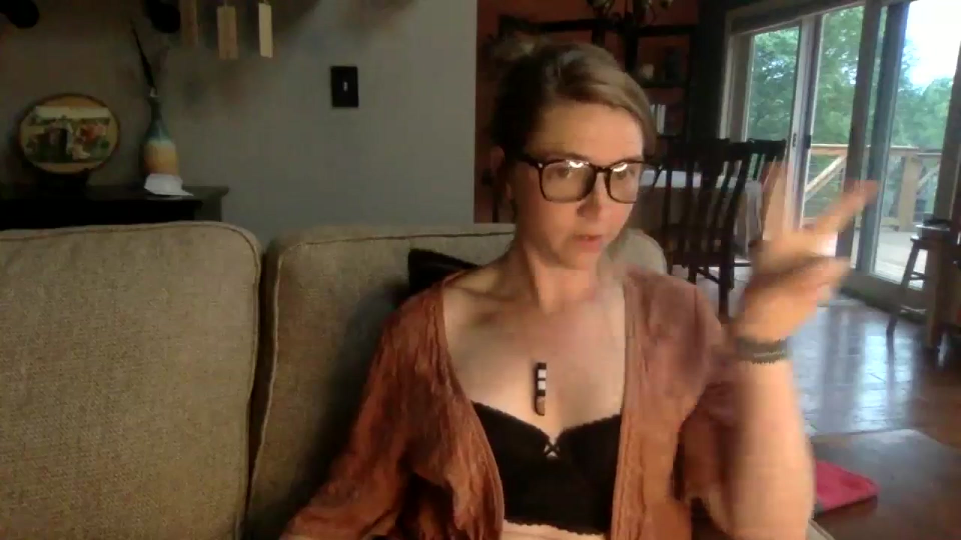 Gallery image thumbnail from GwennieDragon's myfreecams stream on, 06/01/2024, 23:49 image 19 of 20
