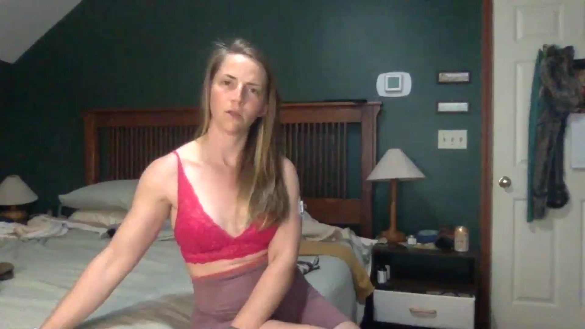 Gallery image thumbnail from GwennieDragon's myfreecams stream on, 06/03/2024, 18:59 image 3 of 20