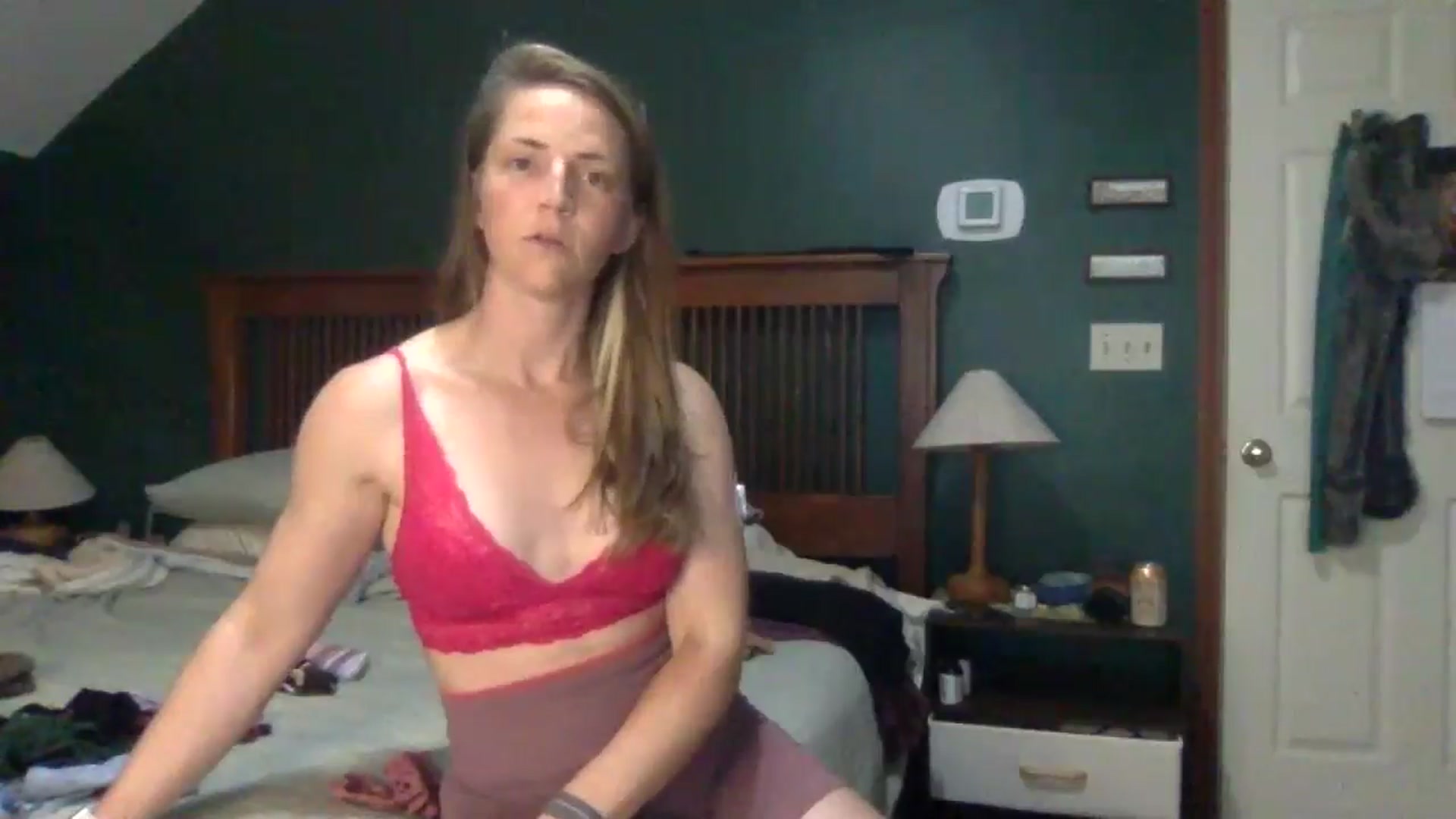 Gallery image thumbnail from GwennieDragon's myfreecams stream on, 06/03/2024, 18:59 image 5 of 20