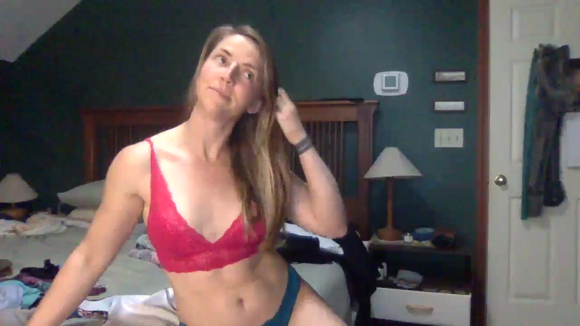 Gallery image thumbnail from GwennieDragon's myfreecams stream on, 06/03/2024, 18:59 image 13 of 20