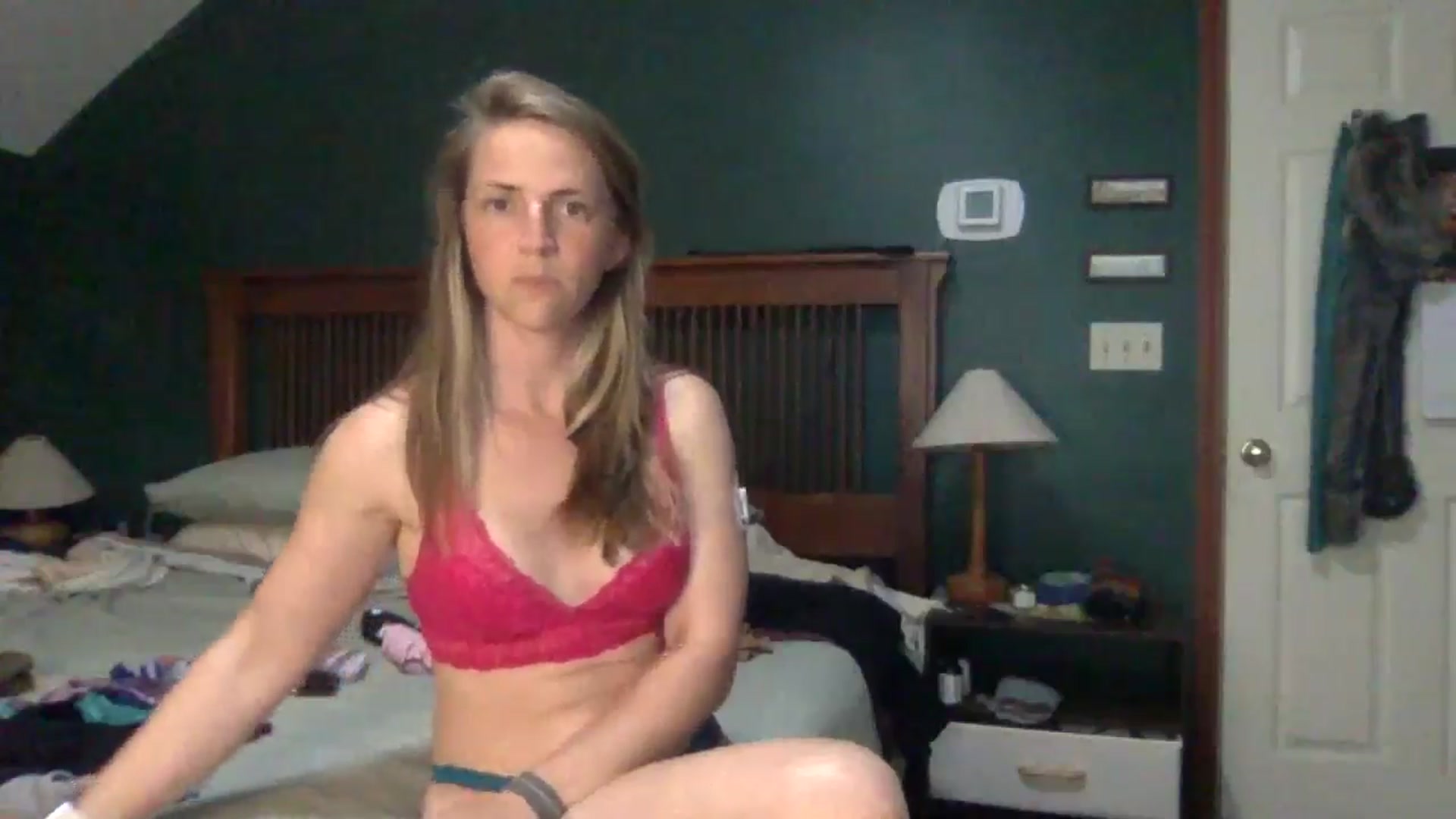 Gallery image thumbnail from GwennieDragon's myfreecams stream on, 06/03/2024, 18:59 image 9 of 20