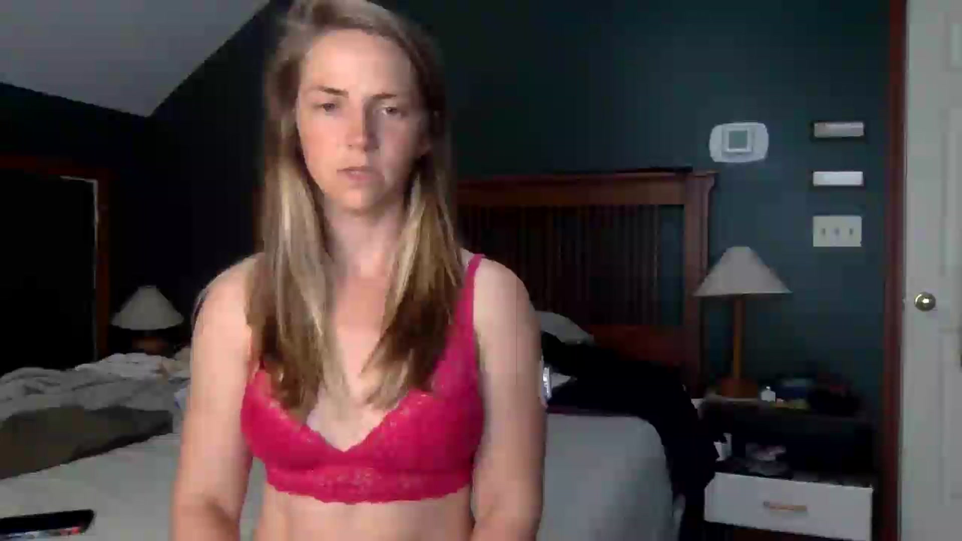 Gallery image thumbnail from GwennieDragon's myfreecams stream on, 06/03/2024, 18:59 image 18 of 20