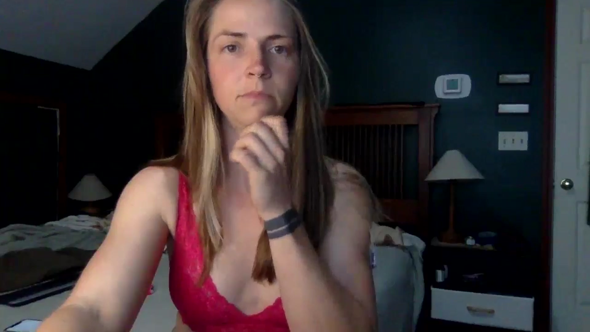 Gallery image thumbnail from GwennieDragon's myfreecams stream on, 06/03/2024, 20:05 image 3 of 20