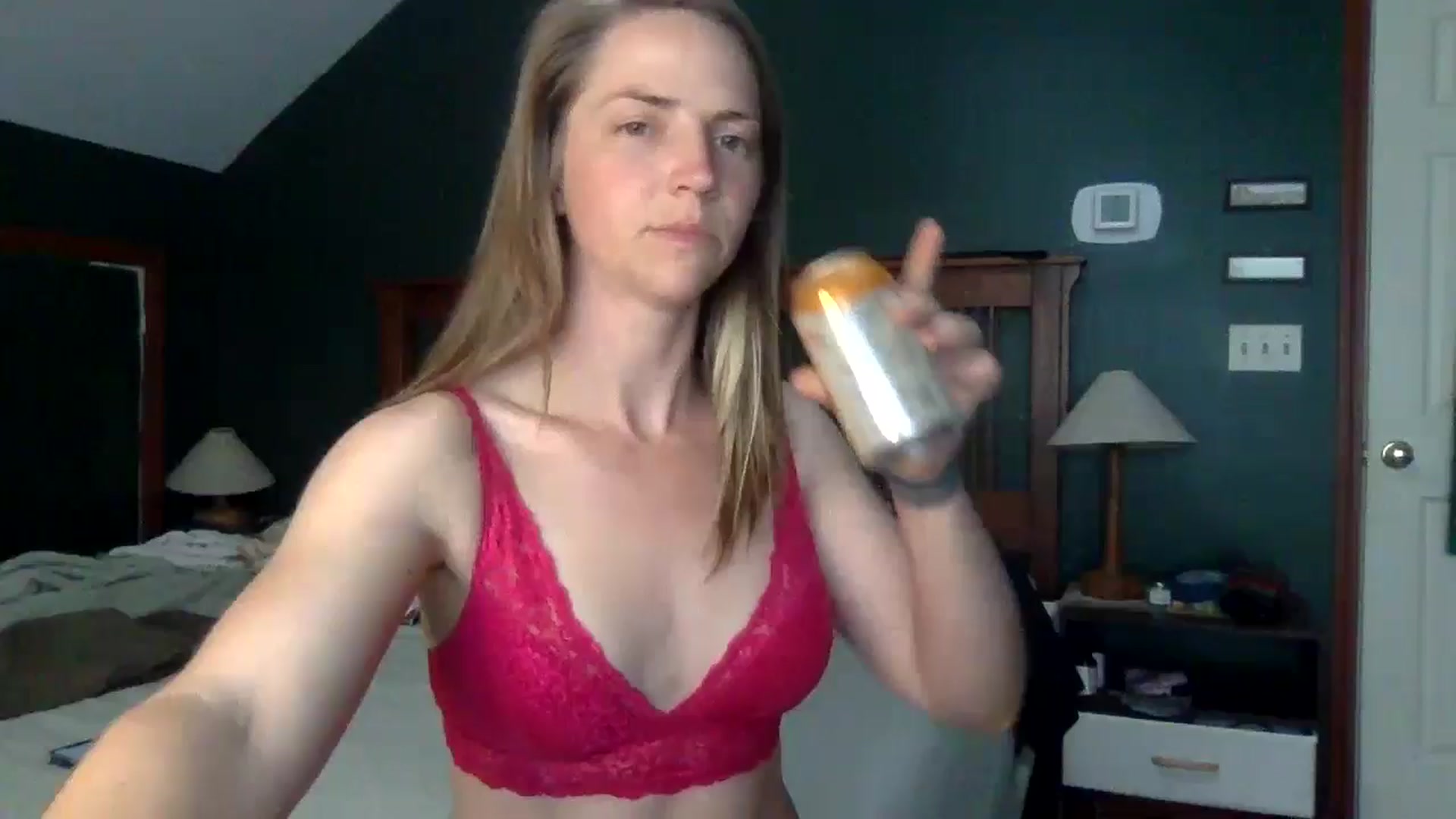 Gallery image thumbnail from GwennieDragon's myfreecams stream on, 06/03/2024, 20:05 image 1 of 20