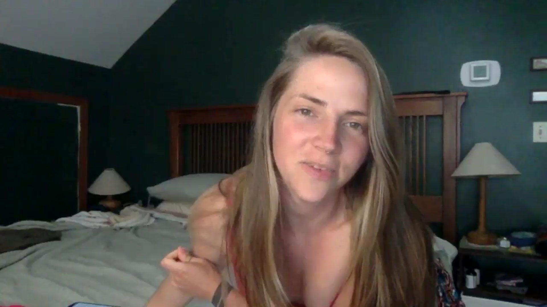 Gallery image thumbnail from GwennieDragon's myfreecams stream on, 06/03/2024, 20:05 image 9 of 20