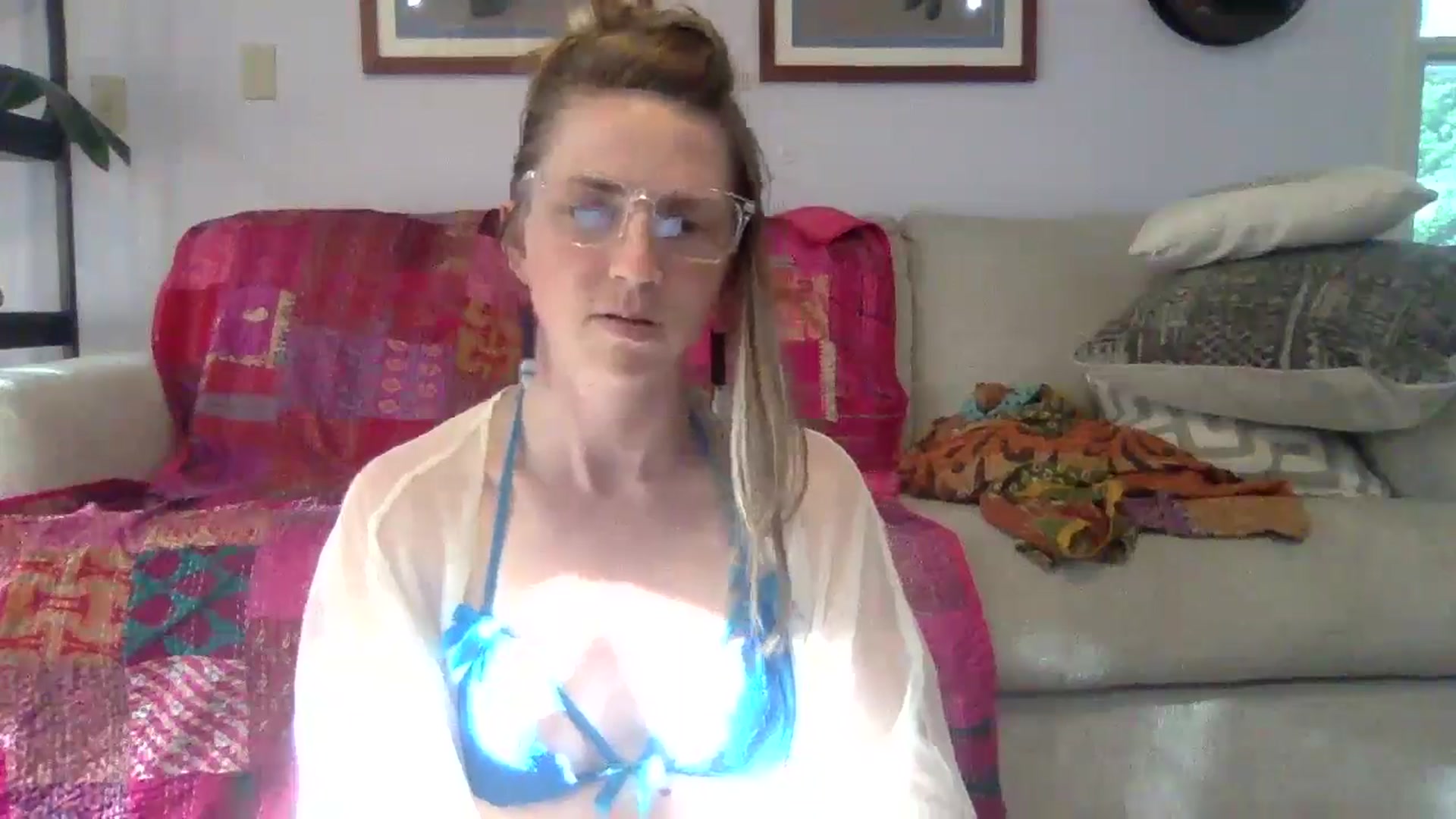 Gallery image thumbnail from GwennieDragon's myfreecams stream on, 06/06/2024, 23:01 image 14 of 20