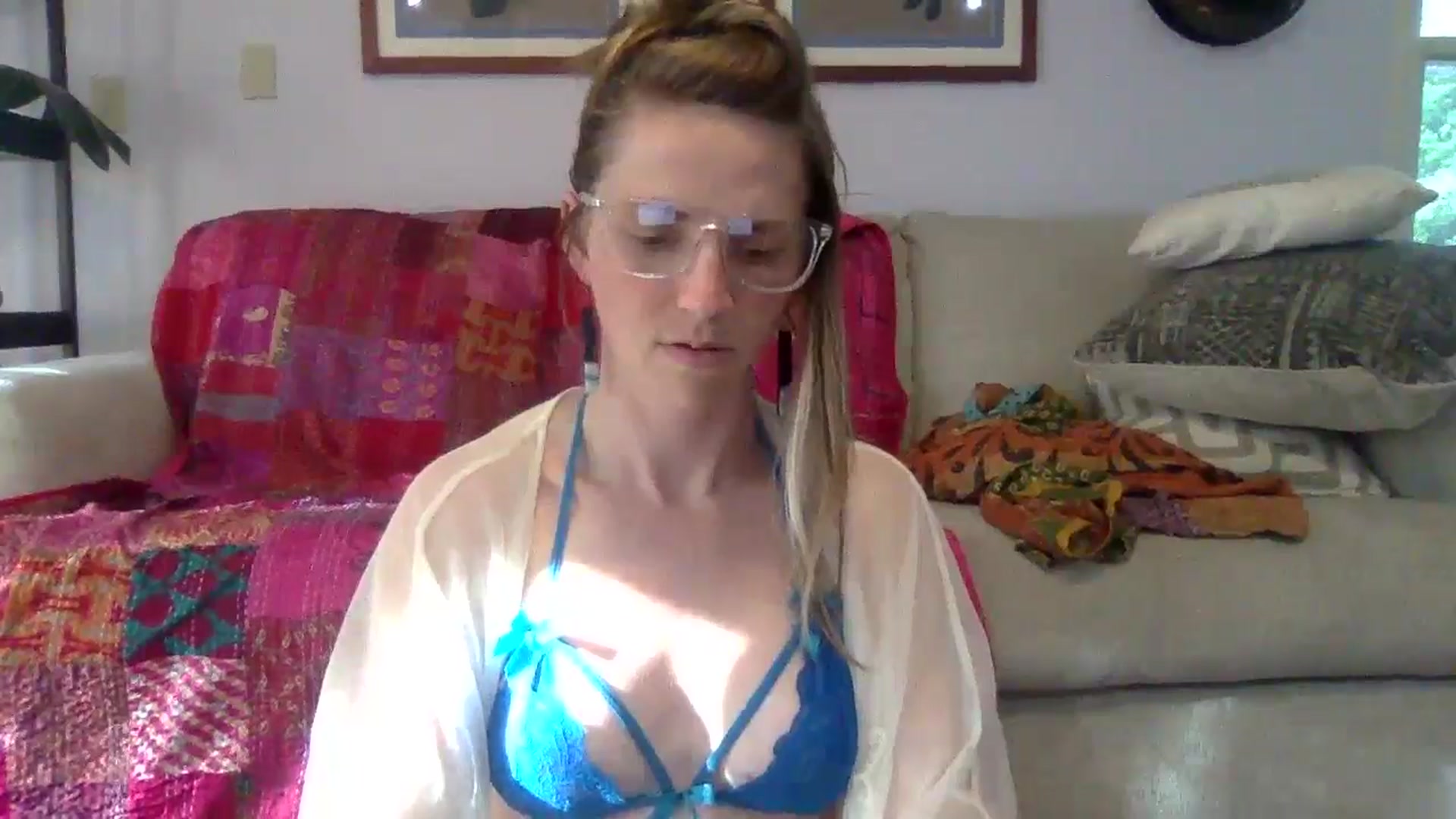 Gallery image thumbnail from GwennieDragon's myfreecams stream on, 06/06/2024, 23:01 image 15 of 20