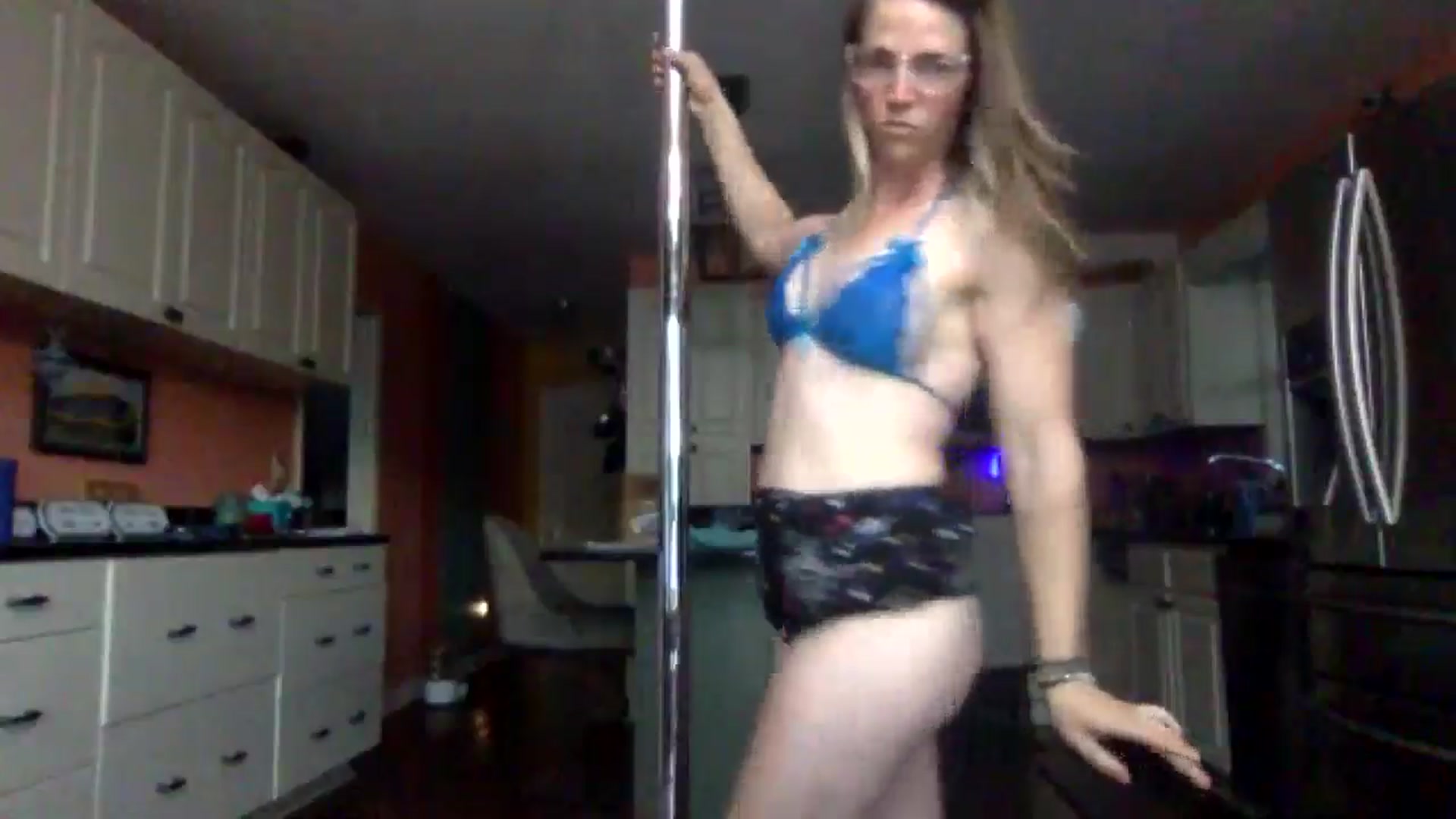 Gallery image thumbnail from GwennieDragon's myfreecams stream on, 06/06/2024, 23:47 image 13 of 20