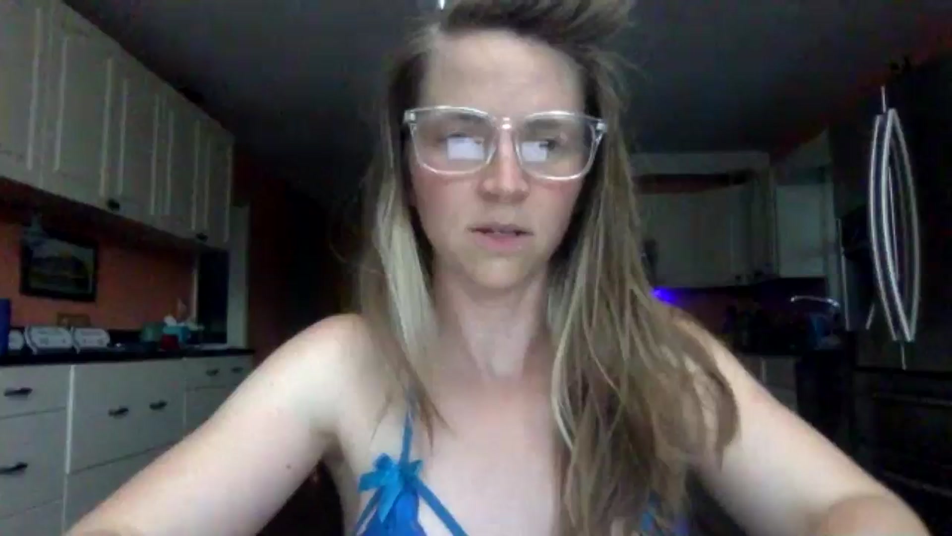 Gallery image thumbnail from GwennieDragon's myfreecams stream on, 06/06/2024, 23:47 image 11 of 20