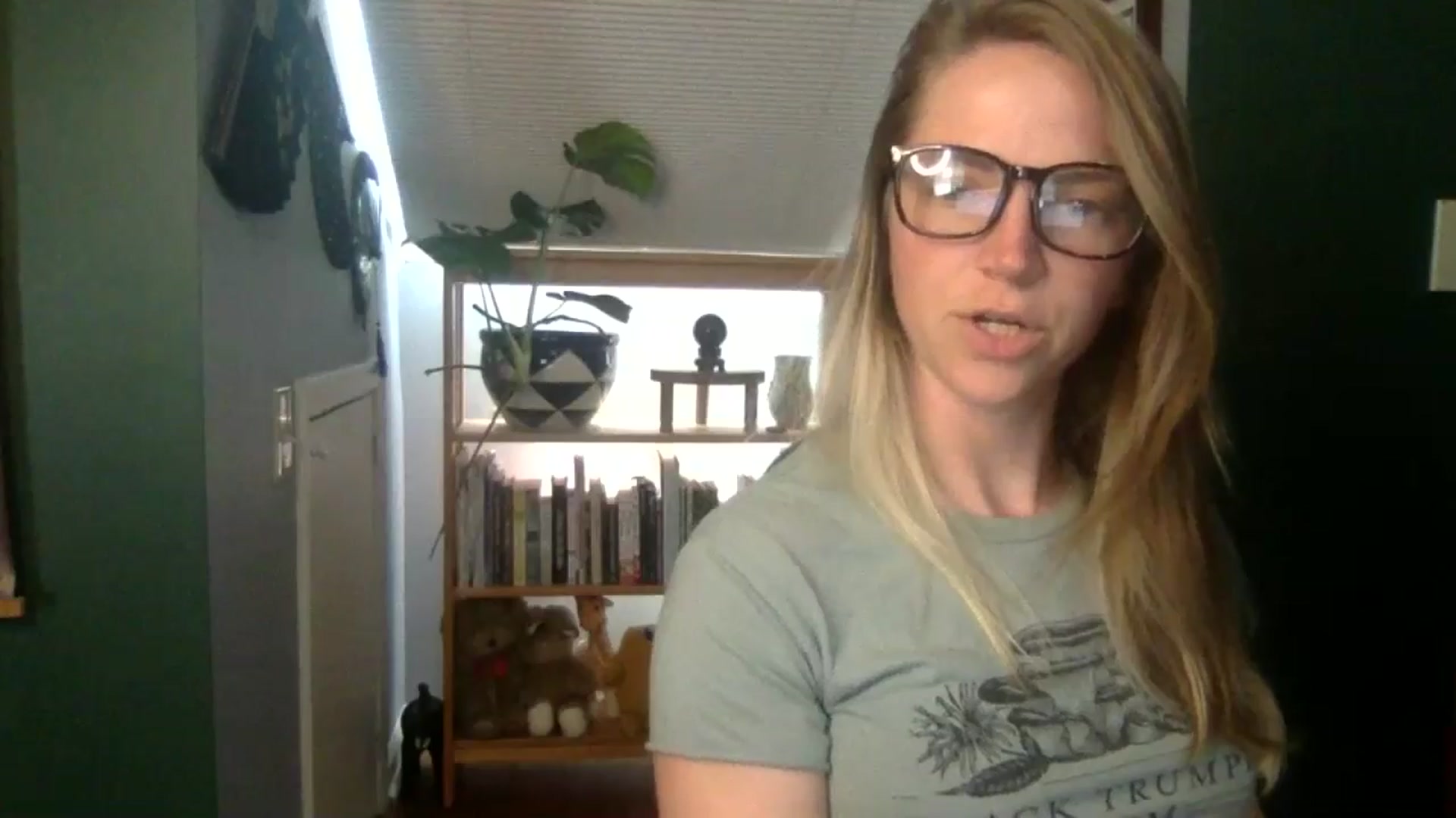 Gallery image thumbnail from GwennieDragon's myfreecams stream on, 06/10/2024, 18:38 image 19 of 20
