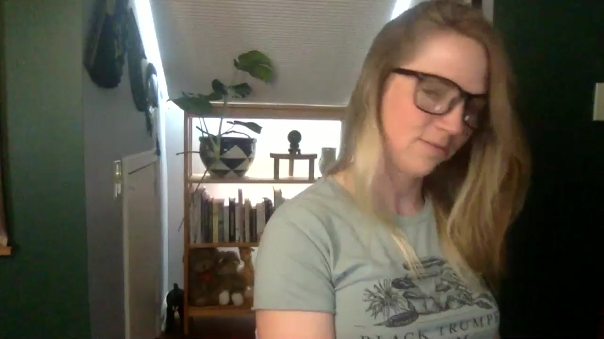 Gallery image thumbnail from GwennieDragon's myfreecams stream on, 06/10/2024, 18:38 image 18 of 20