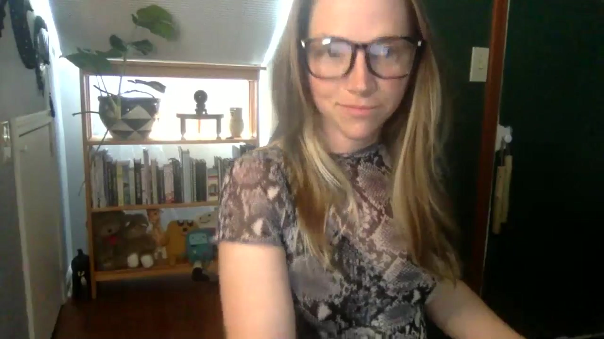 Gallery image thumbnail from GwennieDragon's myfreecams stream on, 06/10/2024, 19:11 image 19 of 20