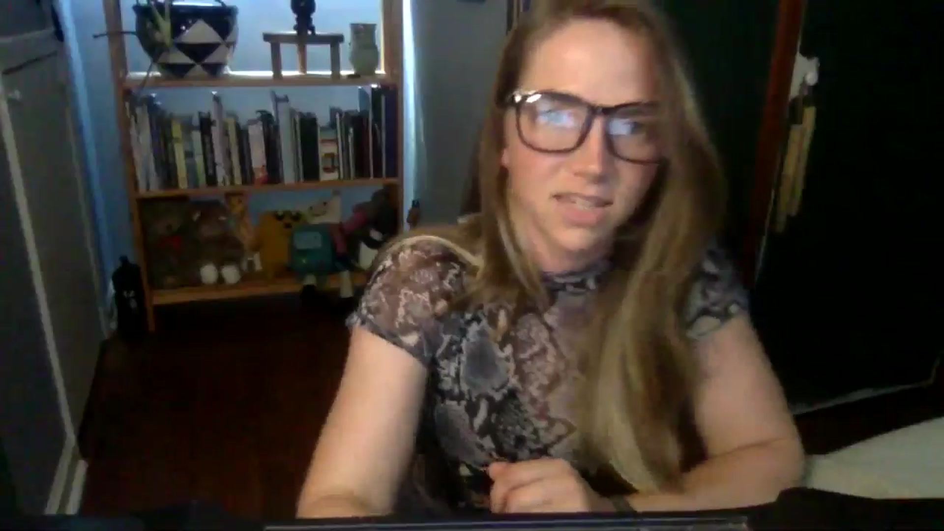 Gallery image thumbnail from GwennieDragon's myfreecams stream on, 06/10/2024, 19:11 image 16 of 20