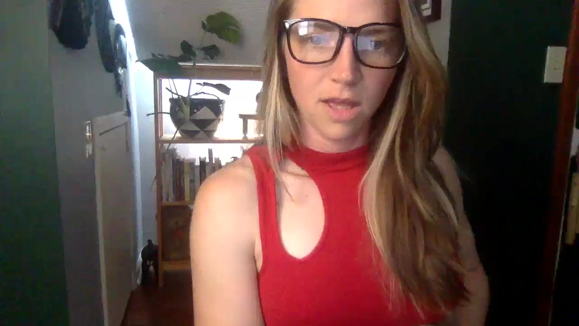 Gallery image thumbnail from GwennieDragon's myfreecams stream on, 06/10/2024, 19:11 image 1 of 20
